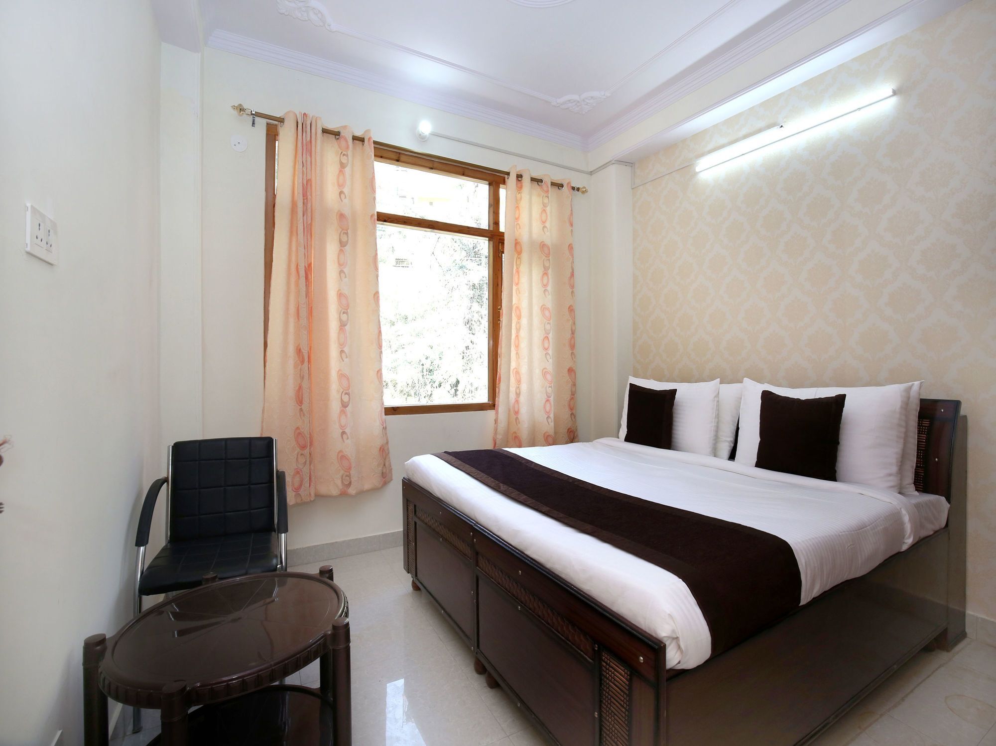 Apartment Oyo 10083 Golden Forest View 2bhk Bhattakufer *