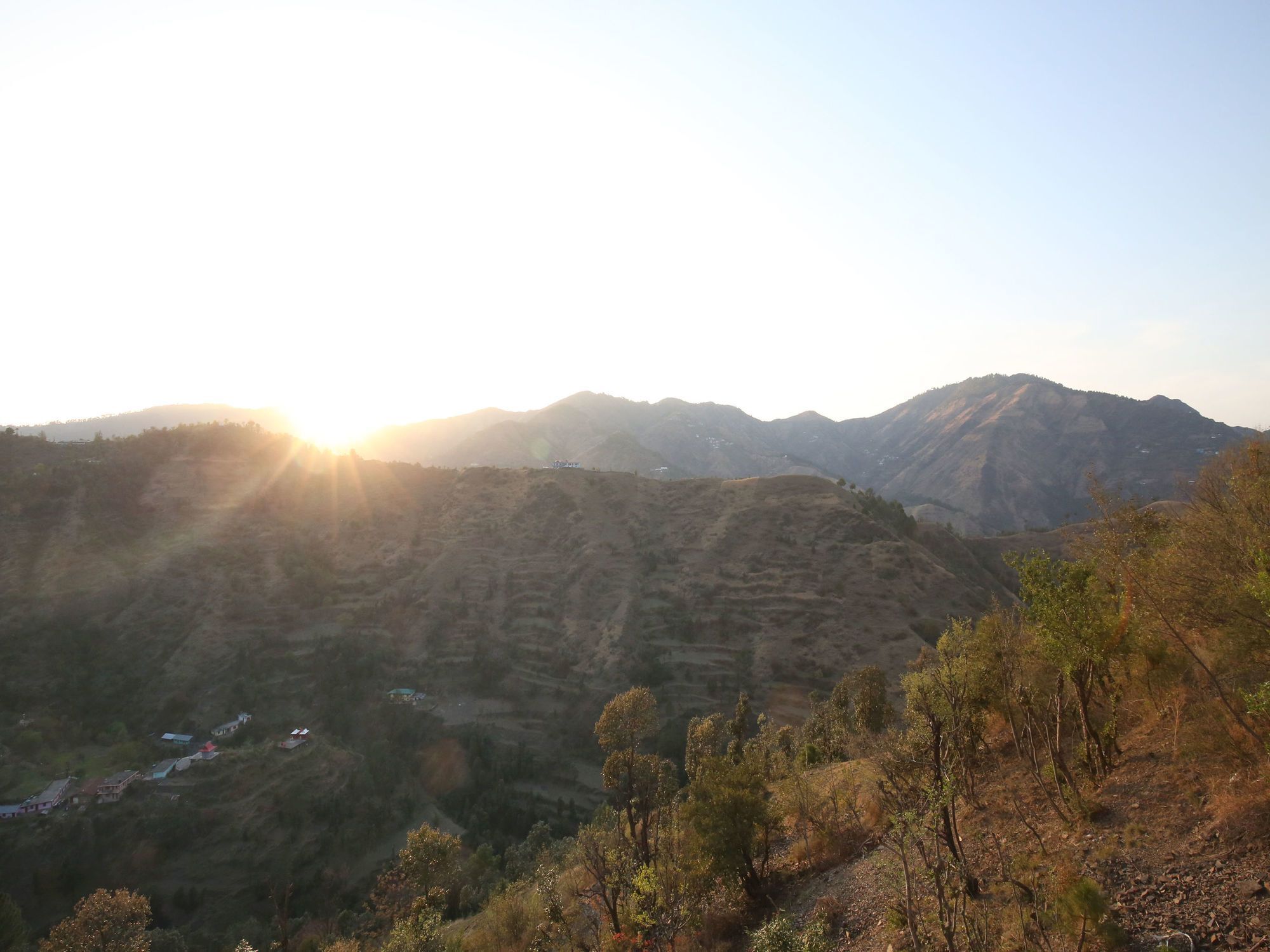 Oyo 12233 Valley View Near Summer Hill Apartment Shimla