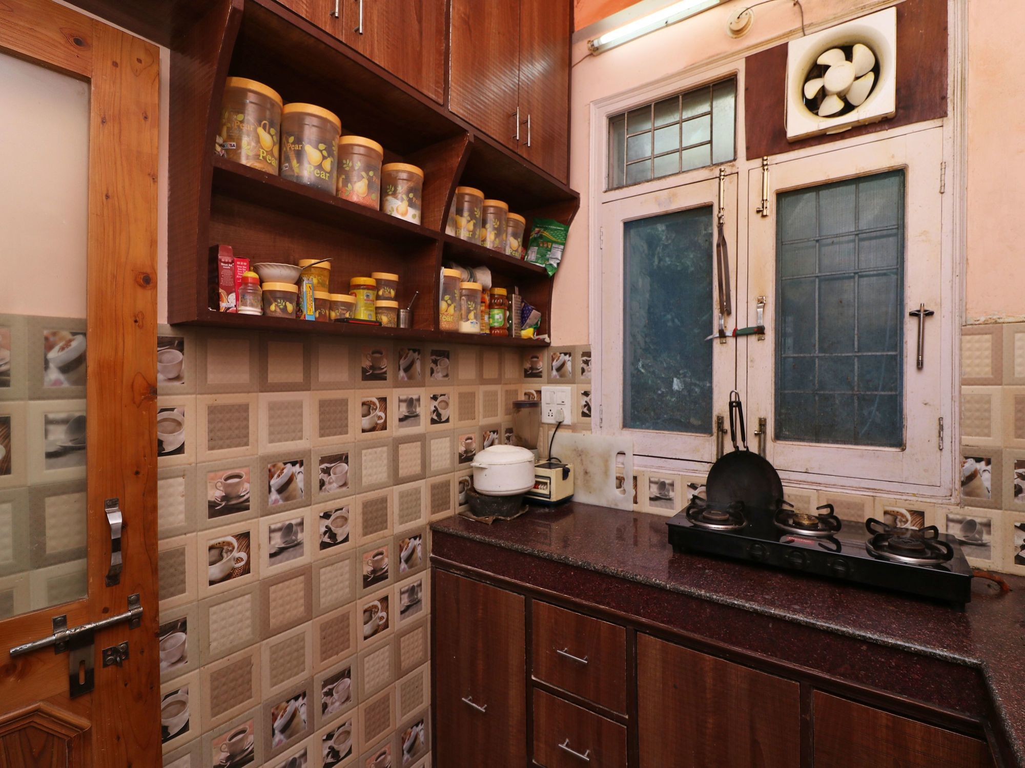 Apartment Oyo 13421 Cozy Hill View 2bhk Chota *