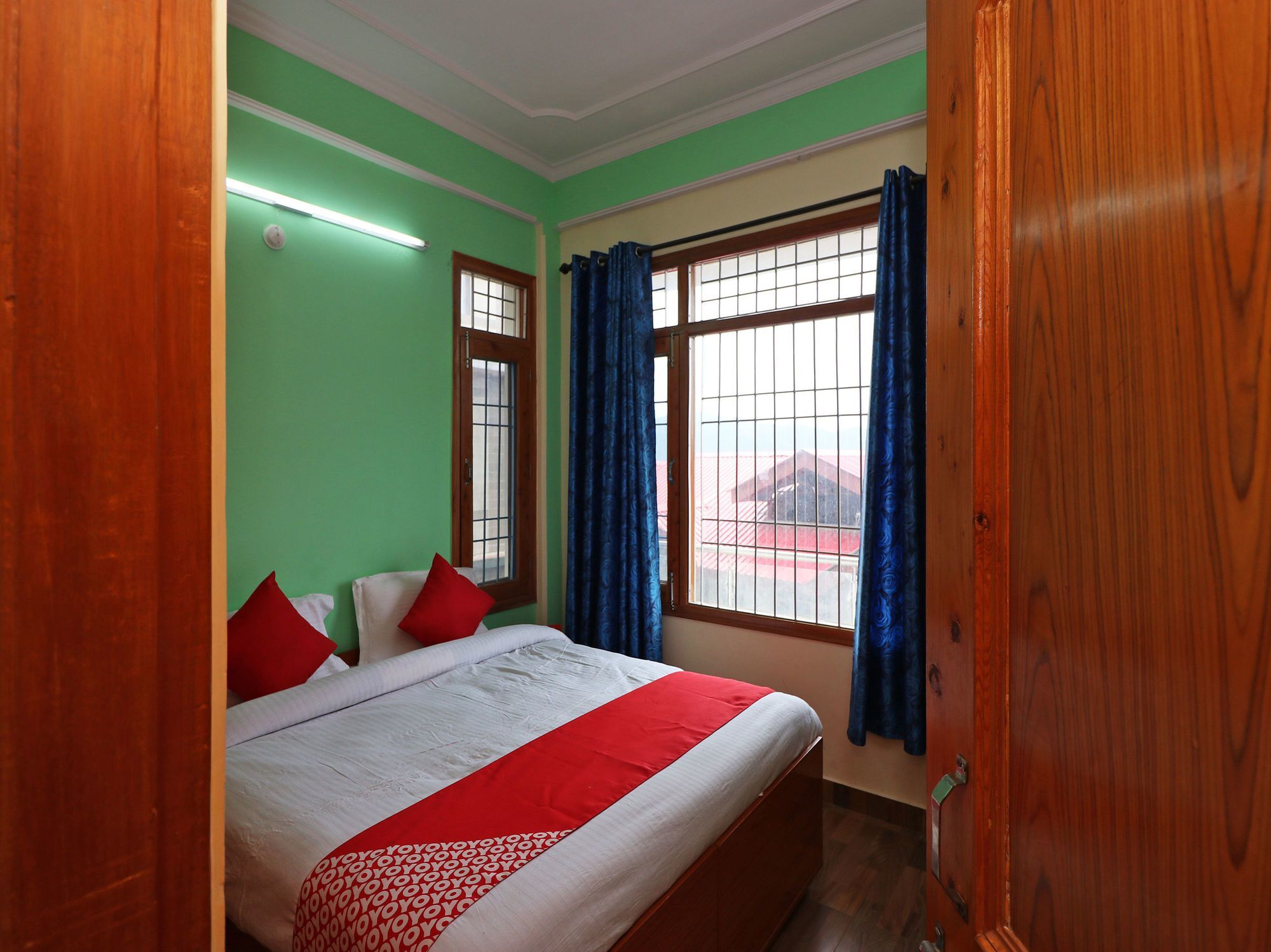 Oyo 13421 Cozy Hill View 2bhk Chota * Shimla