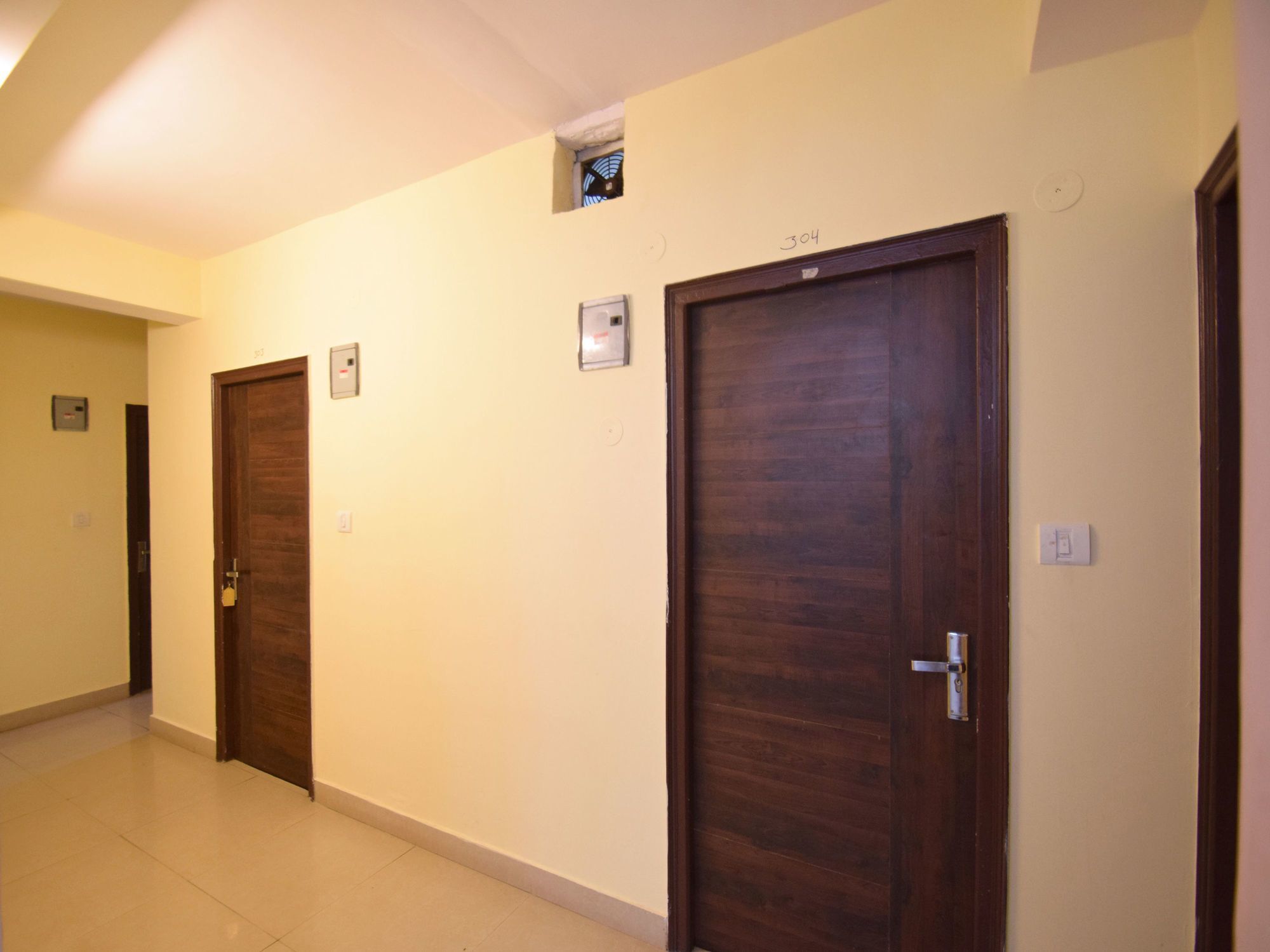 Oyo 8439 Howard Hotel 3*