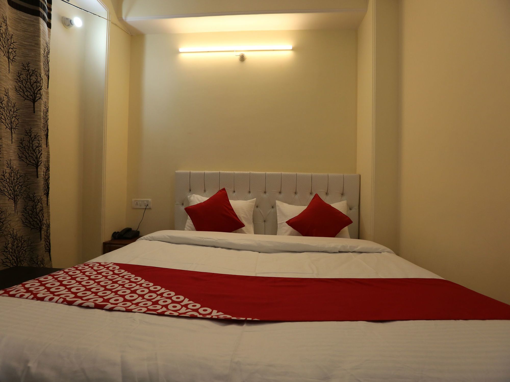 Hotel Oyo 14212 Tanwar Regency 2*