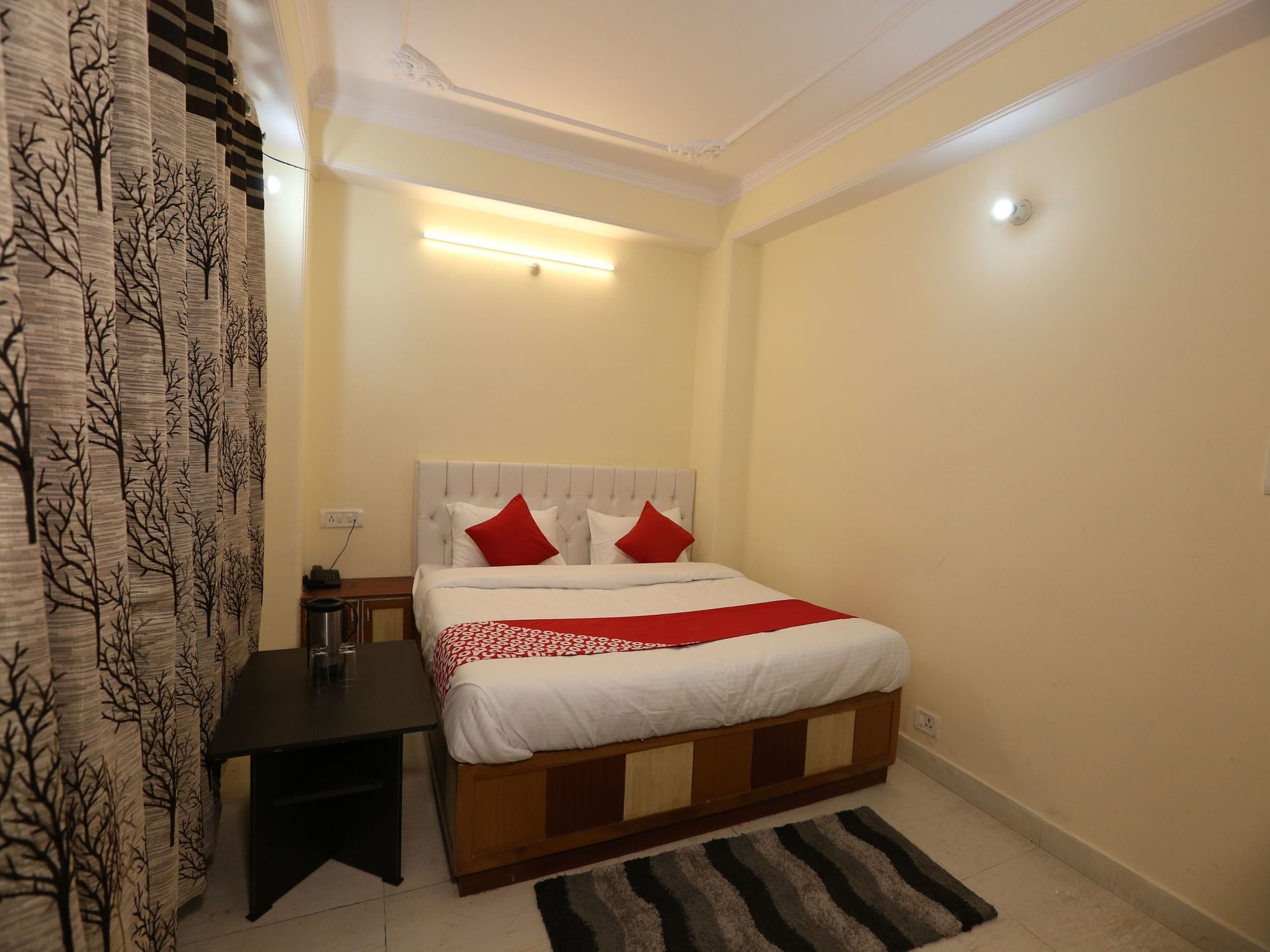 Oyo 14212 Tanwar Regency 2* Shimla