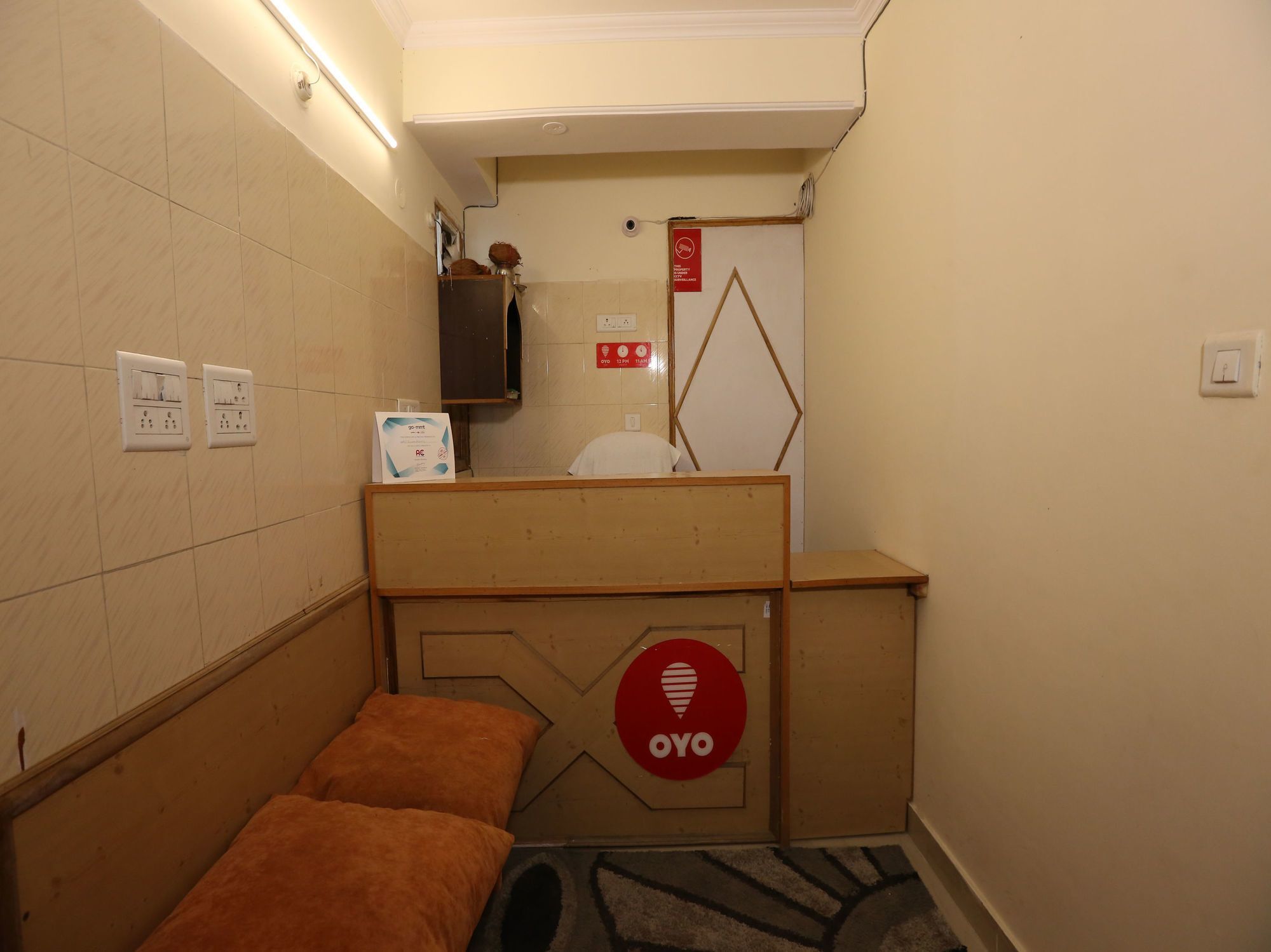 Oyo 14212 Tanwar Regency 2*