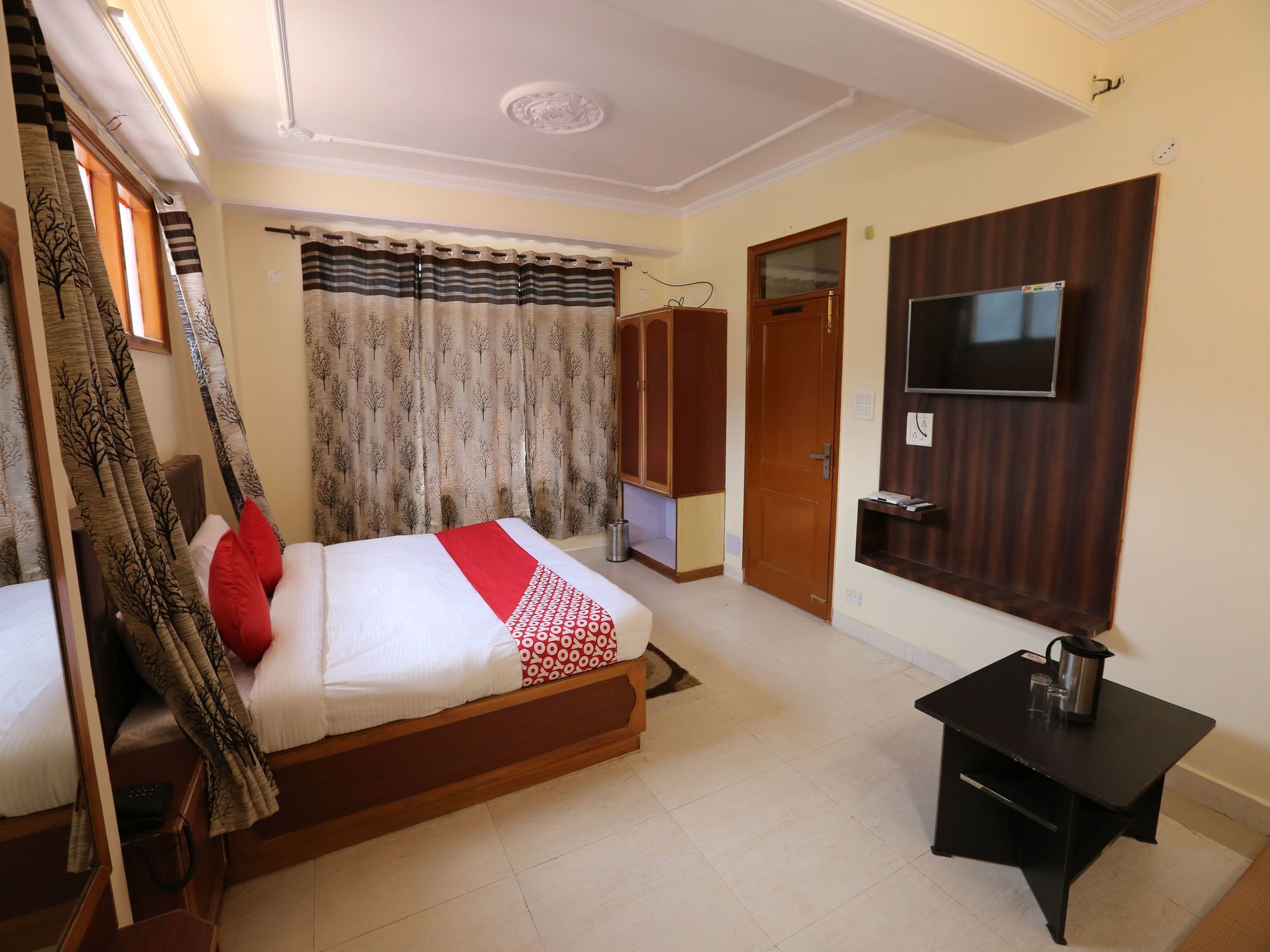 Hotel Oyo 14212 Tanwar Regency 2*