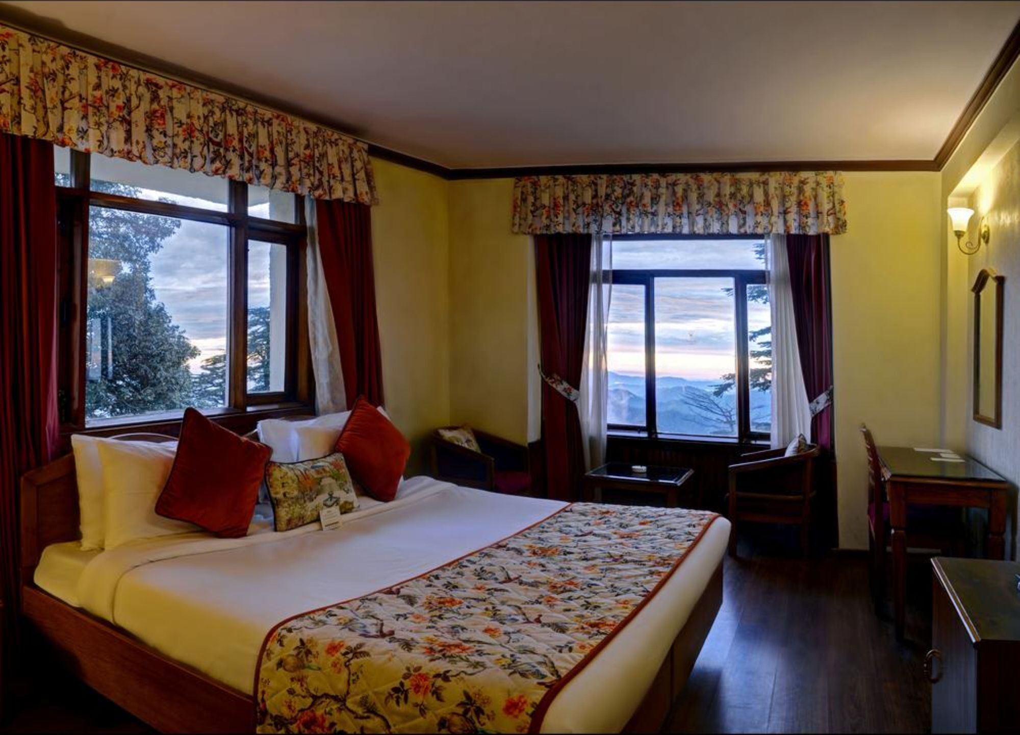 Summit Le Royale Hotel, Hotel 3*
