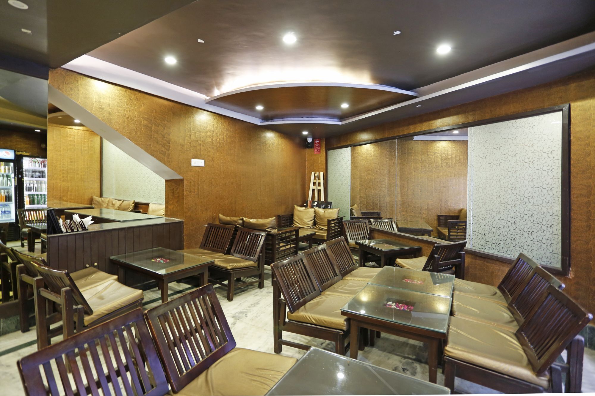 Oyo 055 Mall Rd Tourism Lift Hotel Shimla