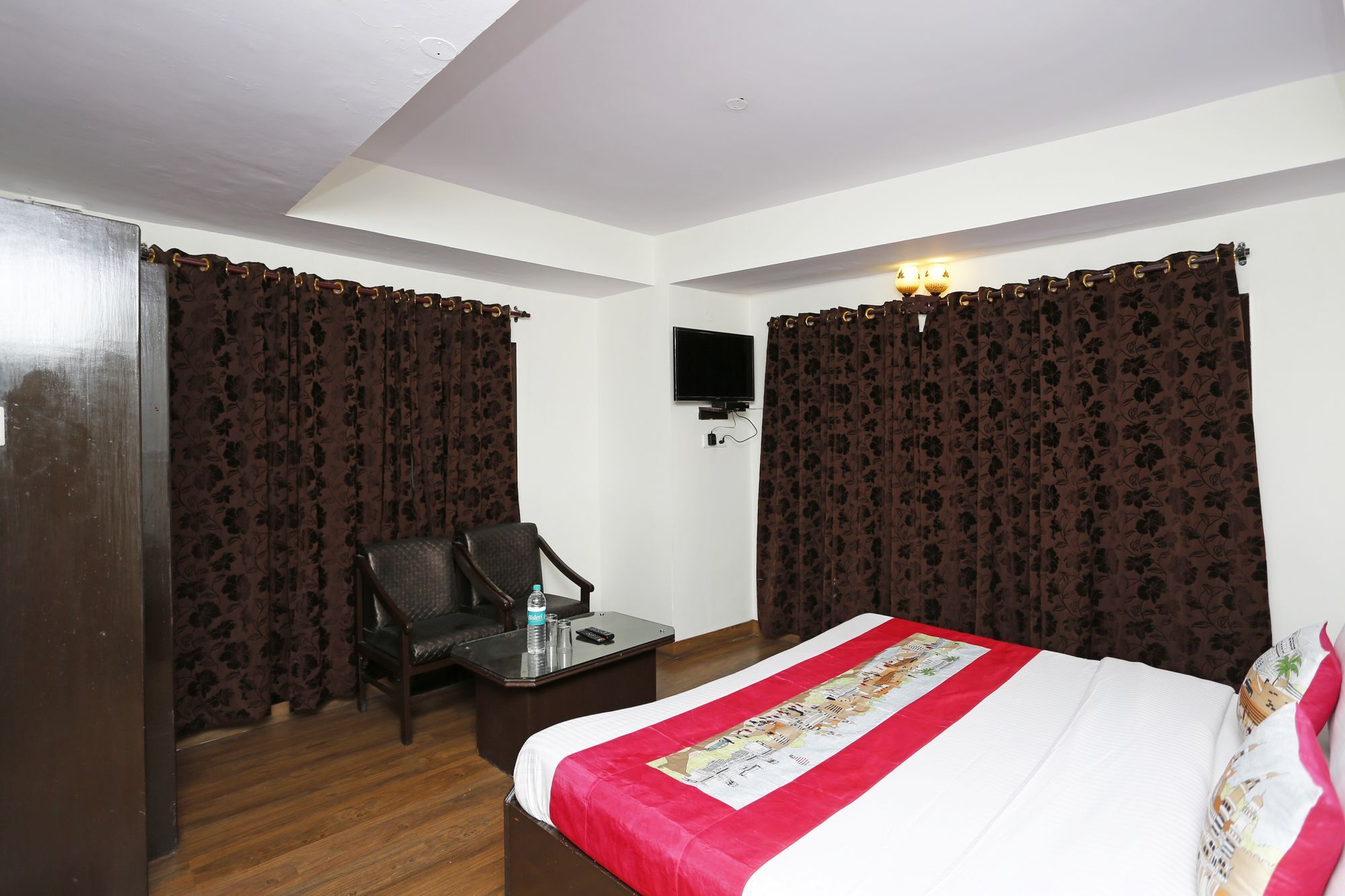 Oyo 055 Mall Rd Tourism Lift 3* Shimla