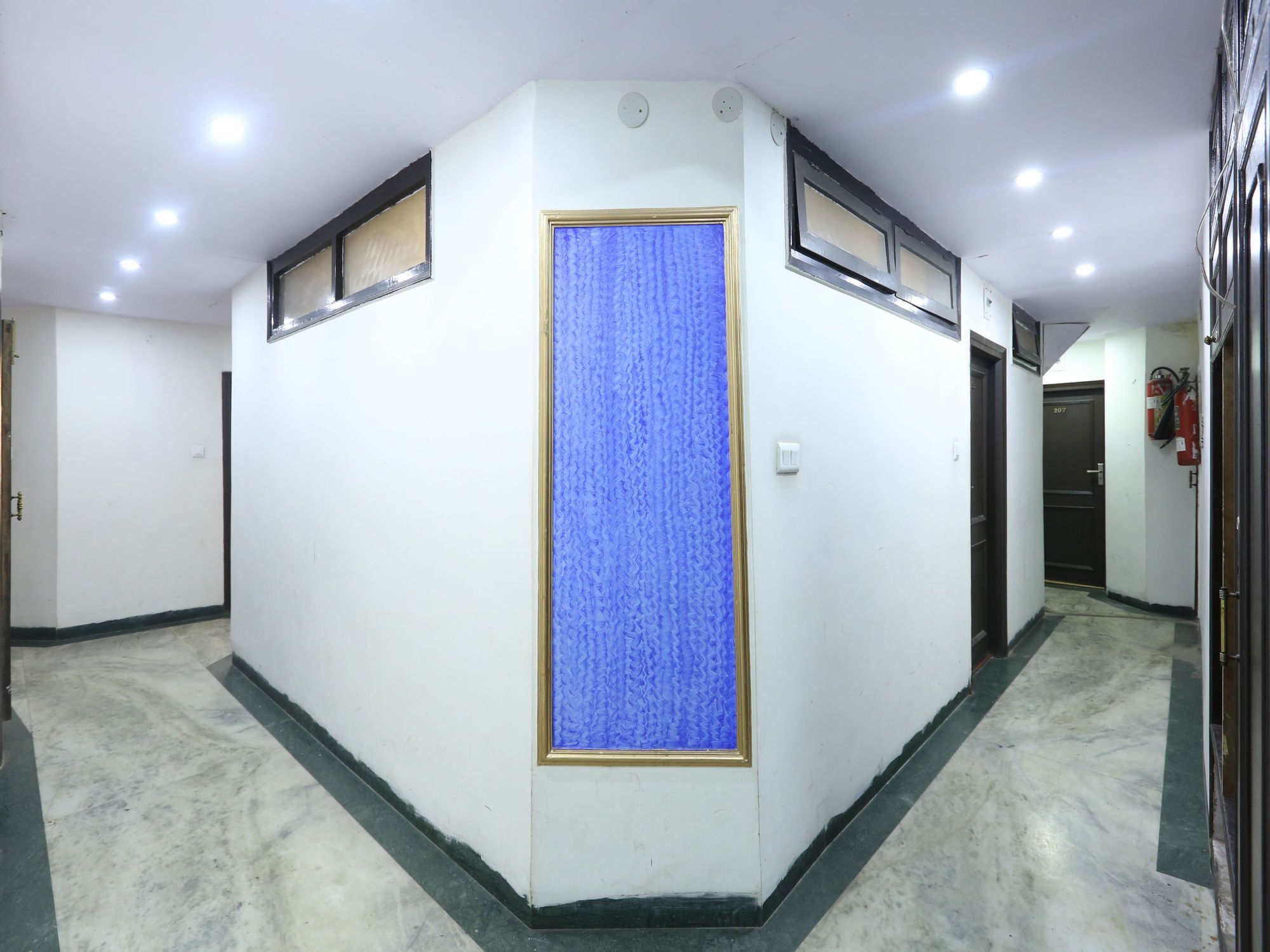 Hotel Oyo 055 Mall Rd Tourism Lift