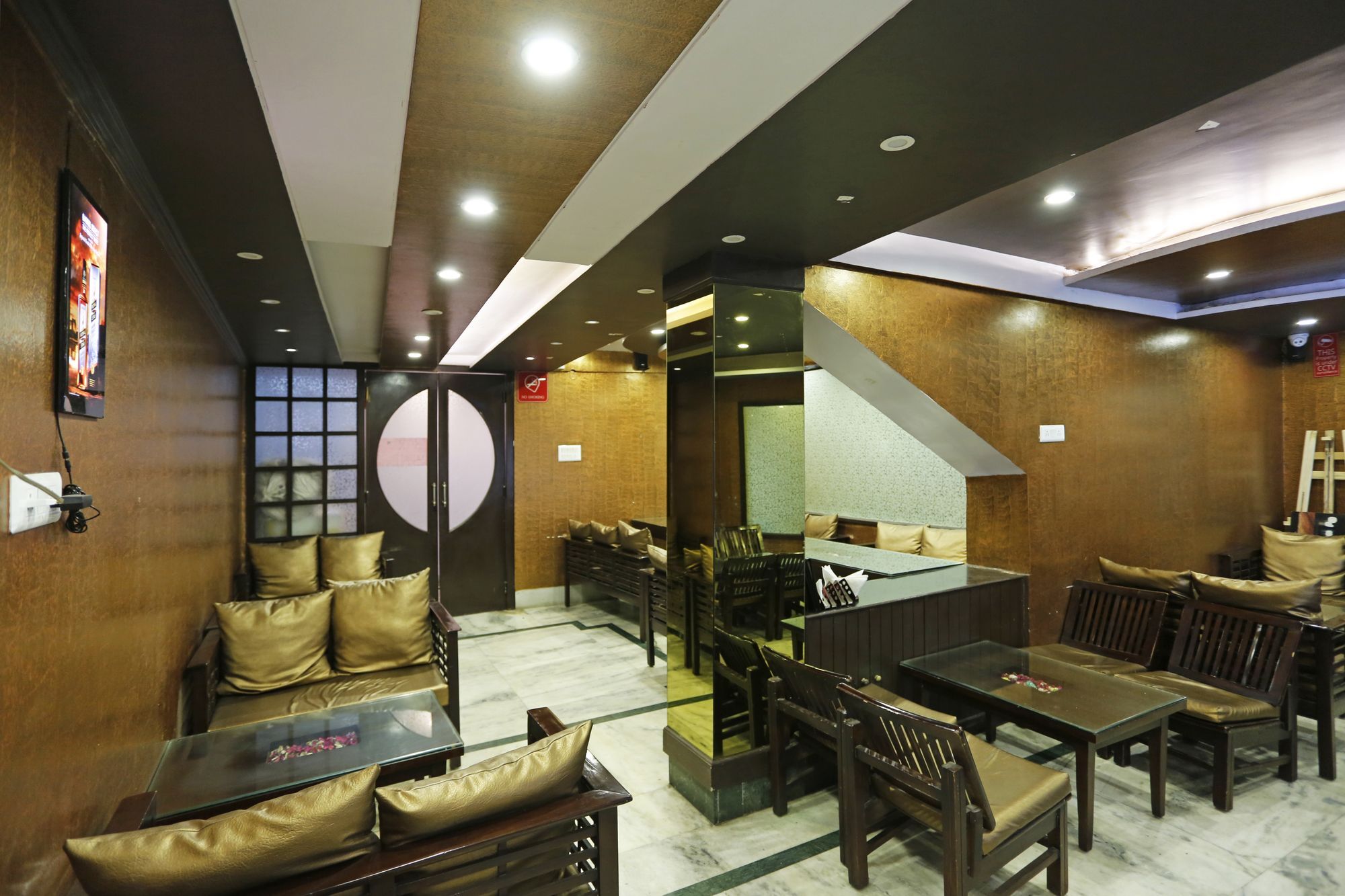 Hotel Oyo 055 Mall Rd Tourism Lift Shimla