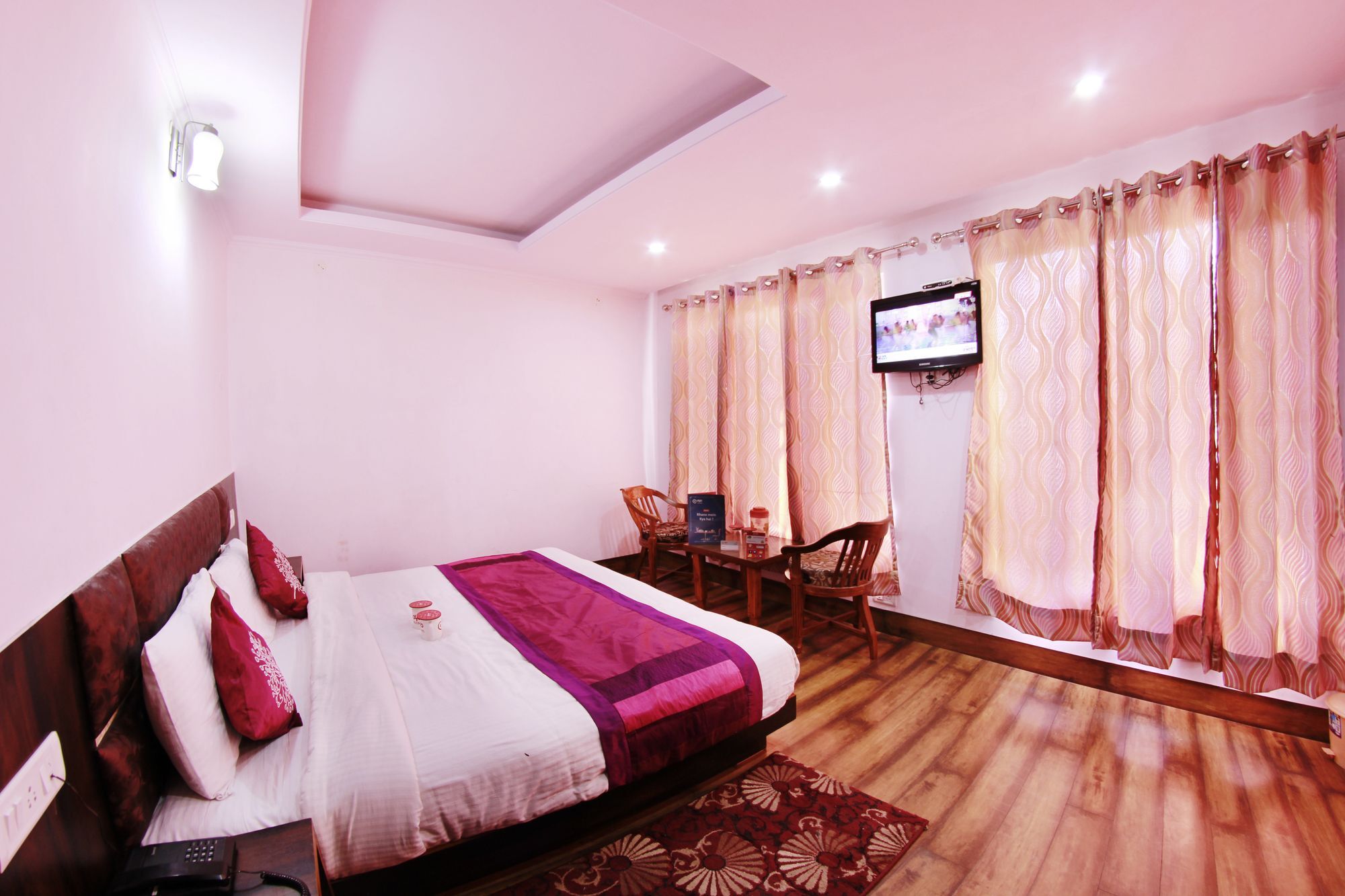 Oyo 2400 Chaman Palace 3*