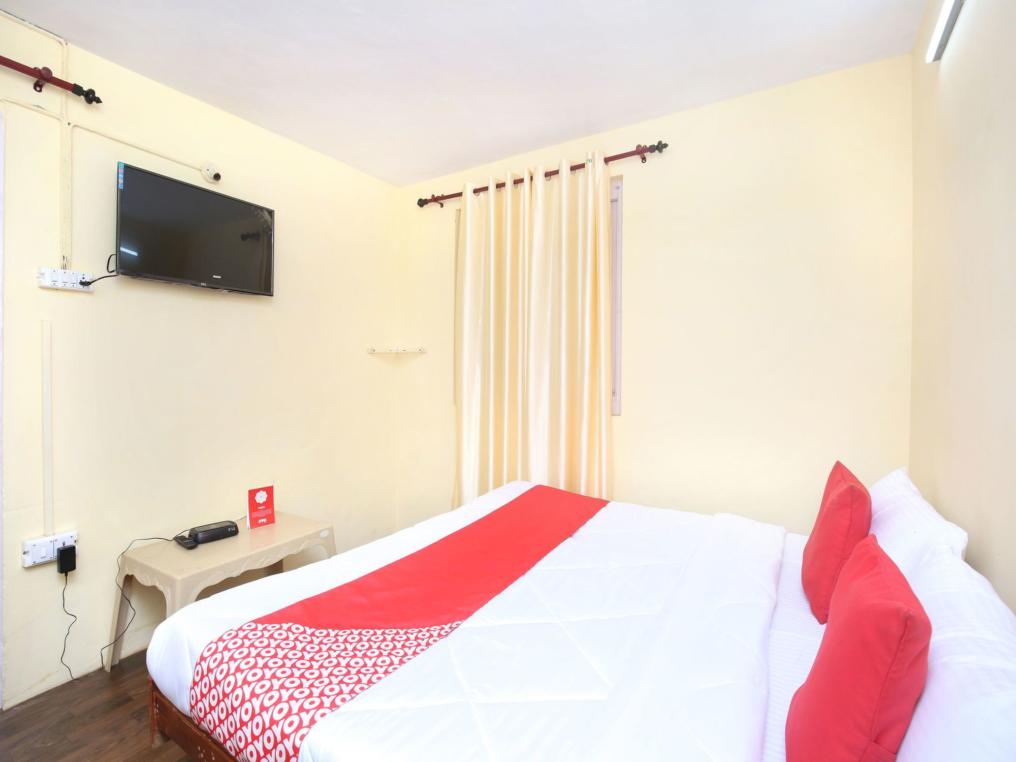 Oyo 13645 Ever Sunny Hotel 2*
