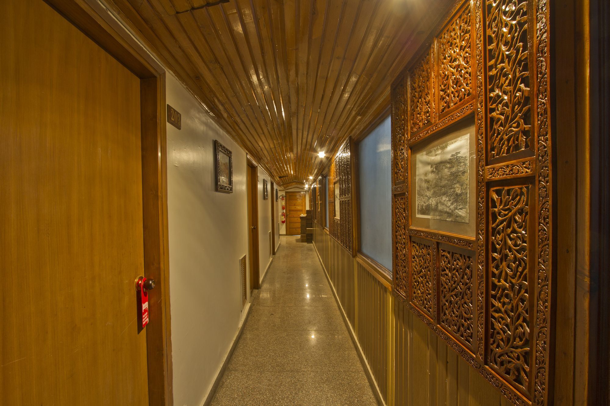 Wingait Hotel