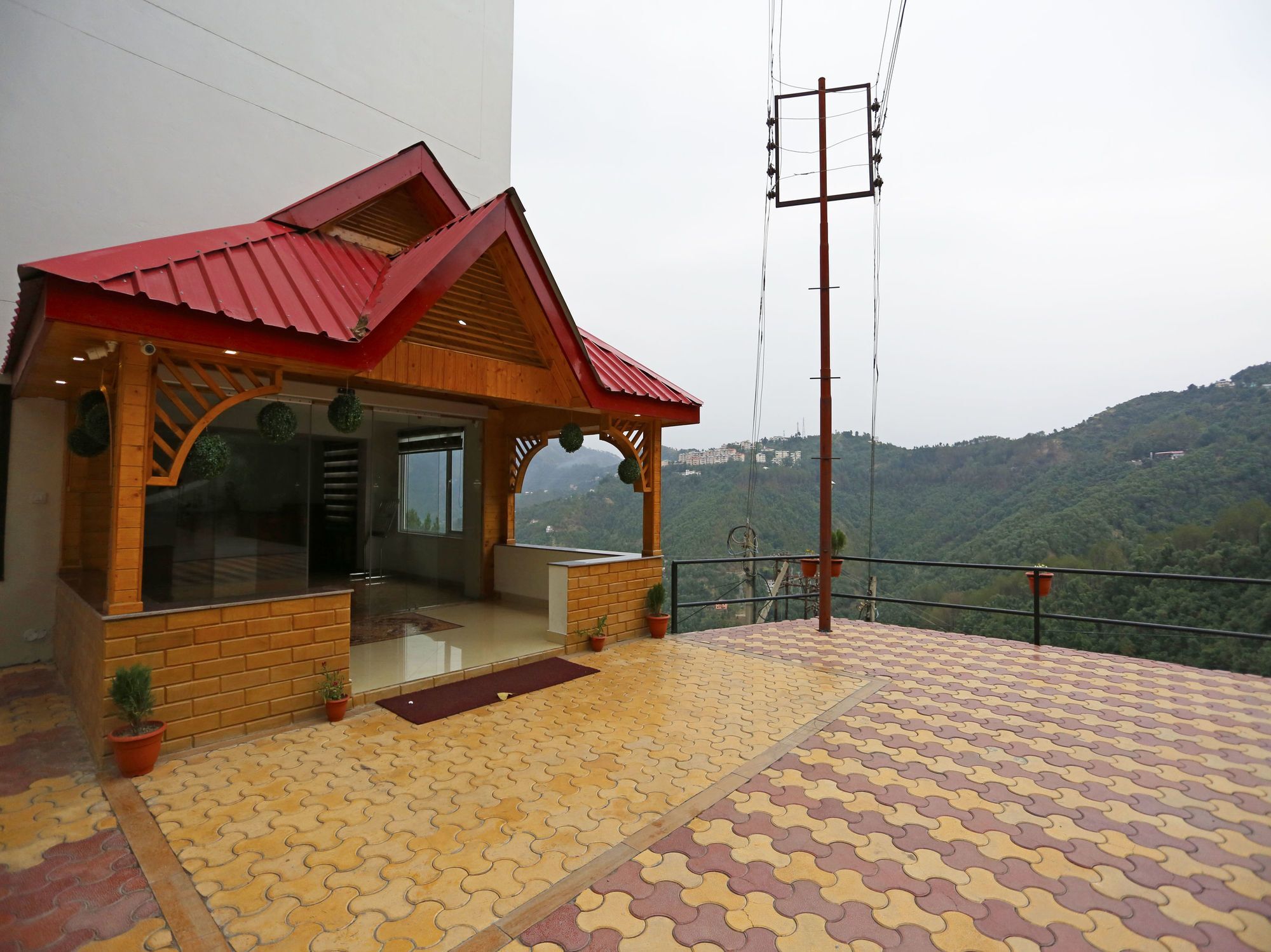 Hotel Oyo 9101 Shoghi Eco Valley