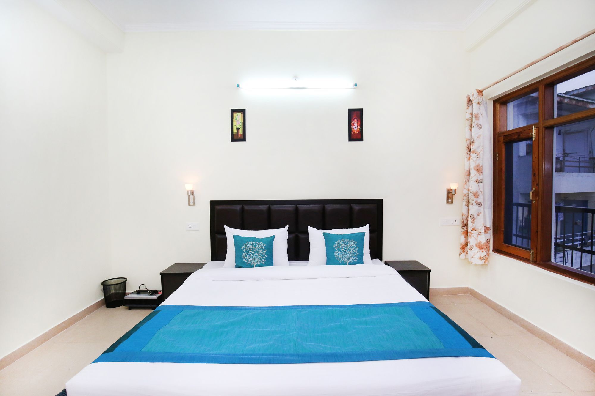 Oyo 10869 2bhk Kaithu
