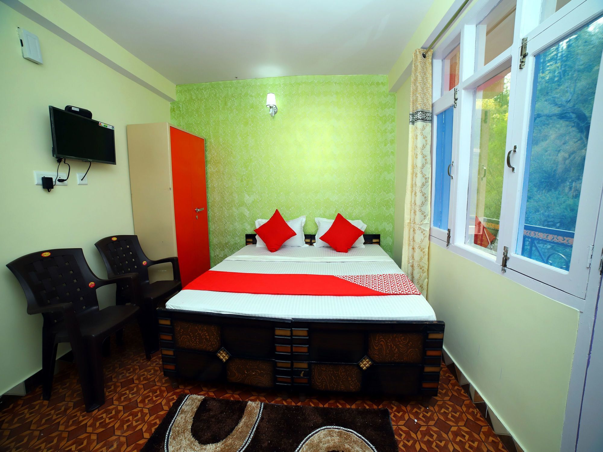 Oyo 13149 Hill View Bharari Hotel Shimla