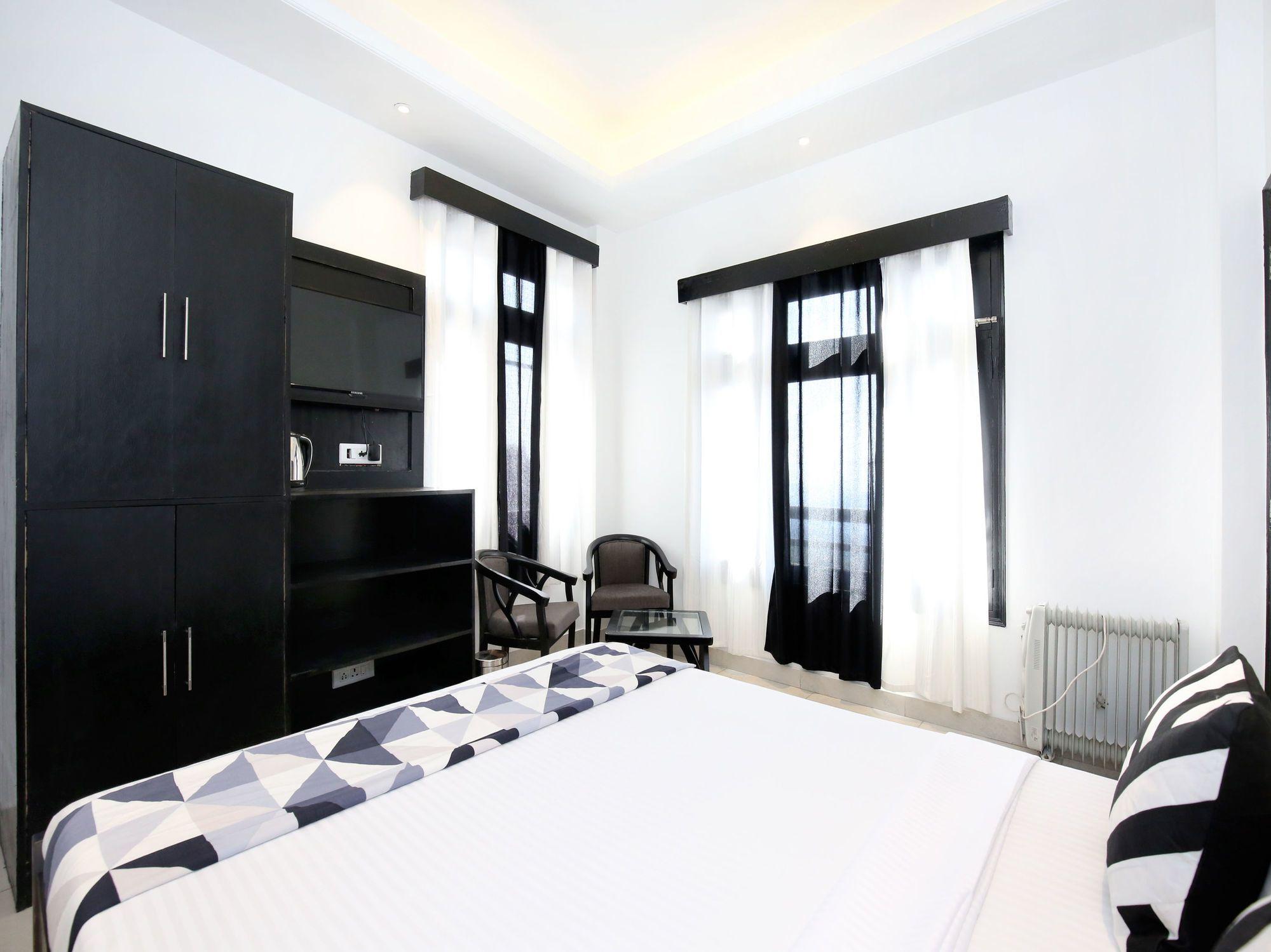 Hotel Oyo 13307 Modern Shoghi 2*