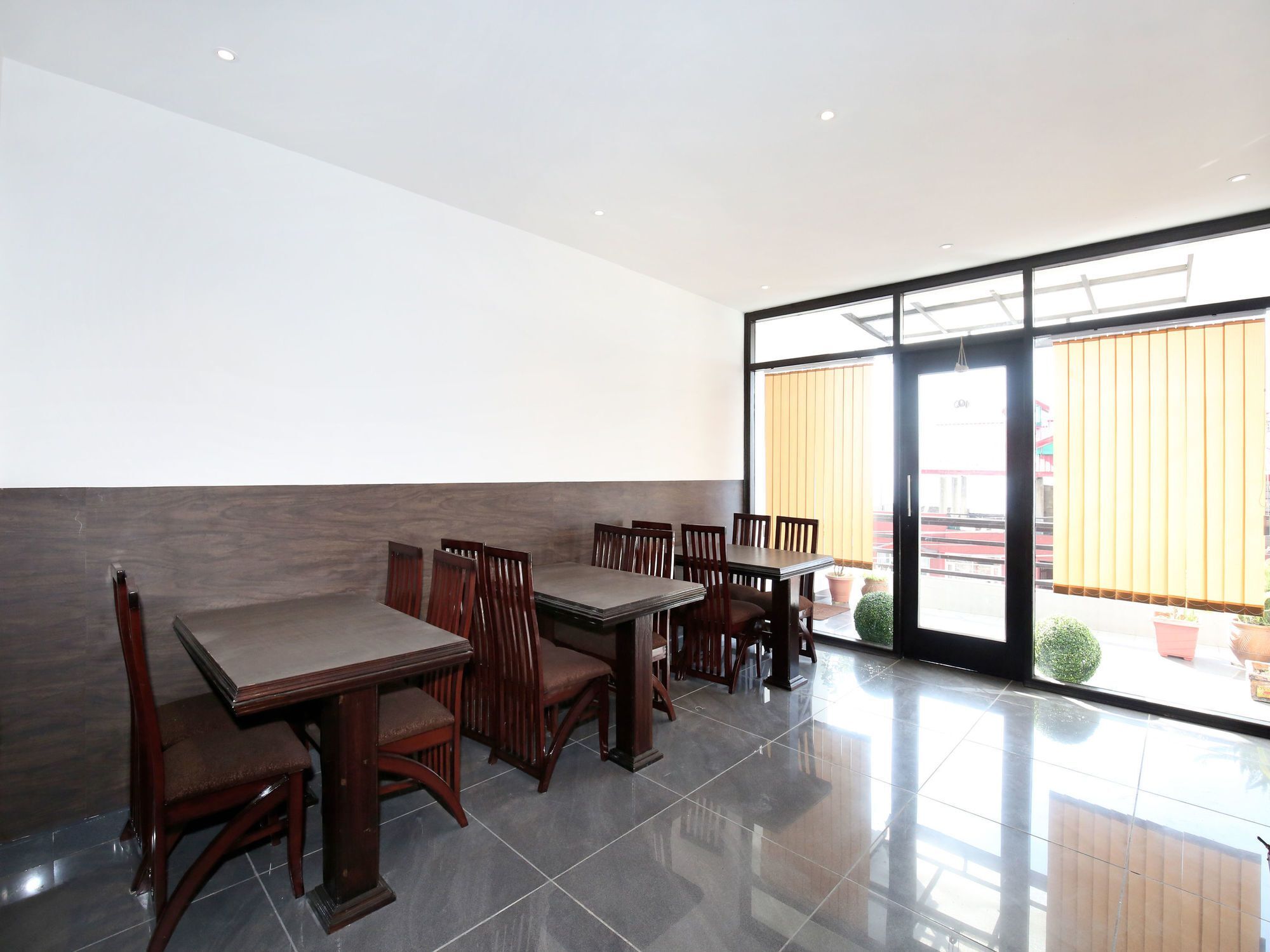 Oyo 13307 Modern Shoghi