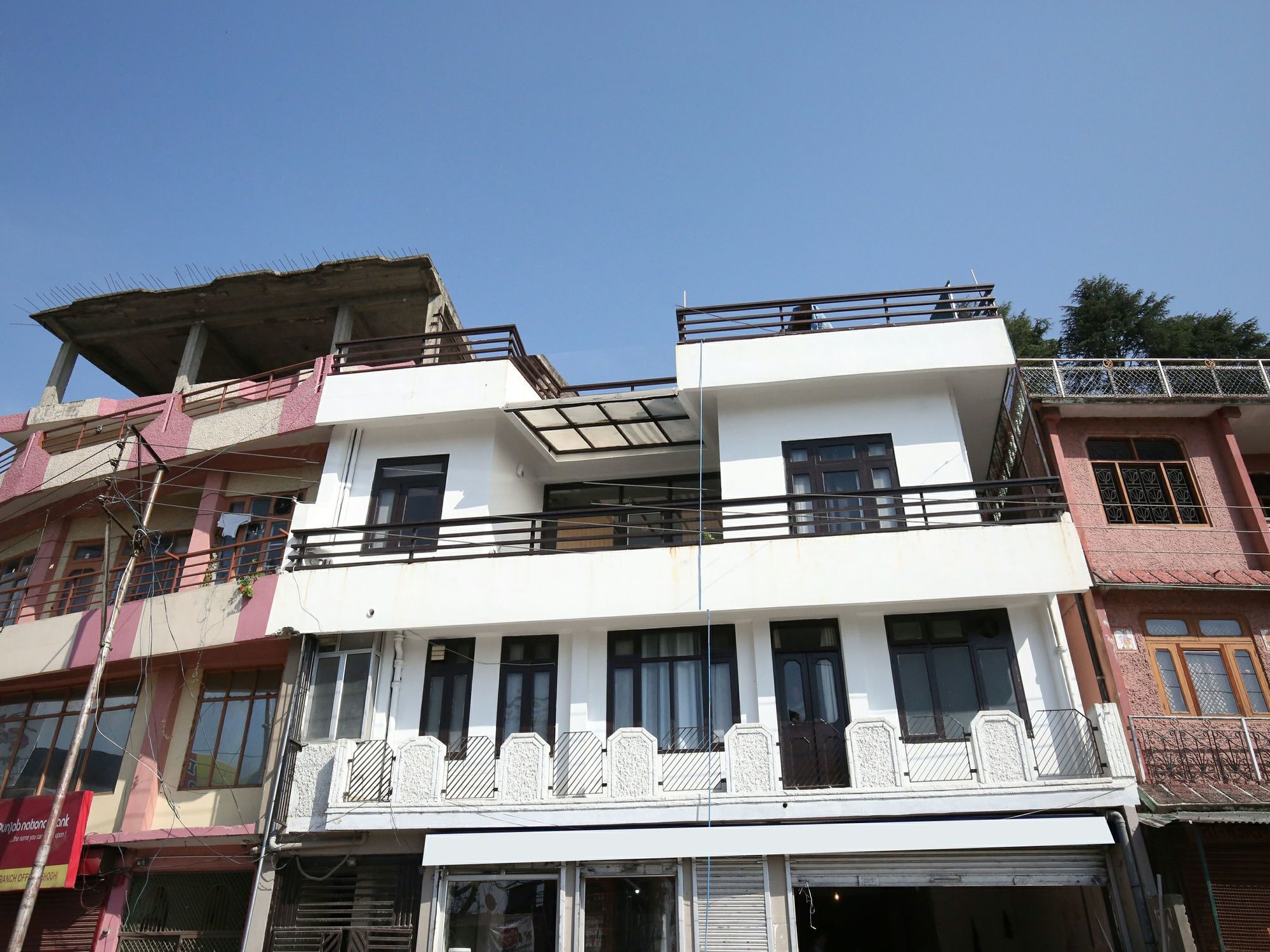Hotel Oyo 13307 Modern Shoghi Shimla