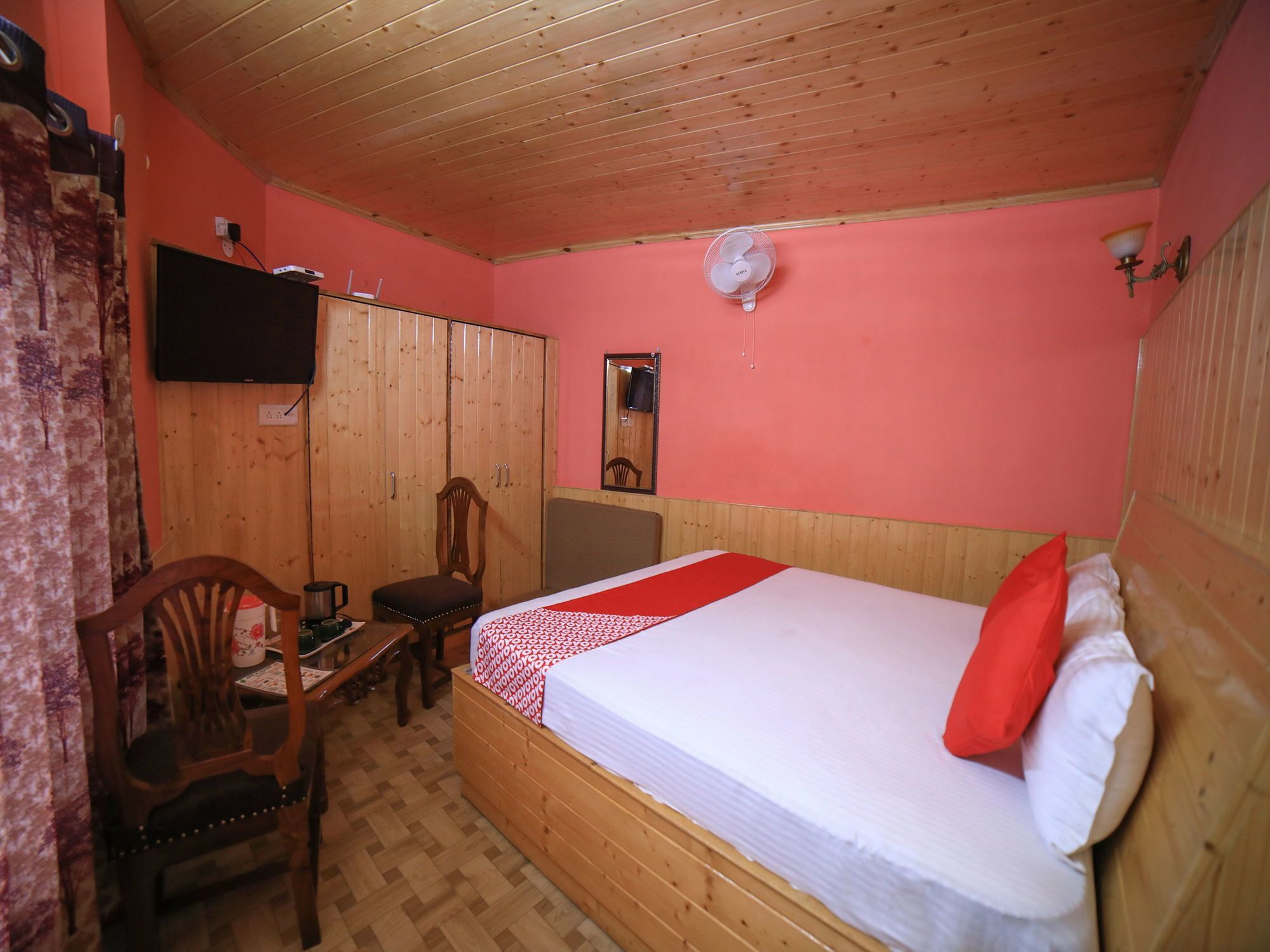 Oyo 17002 Apple House Hotel Shimla