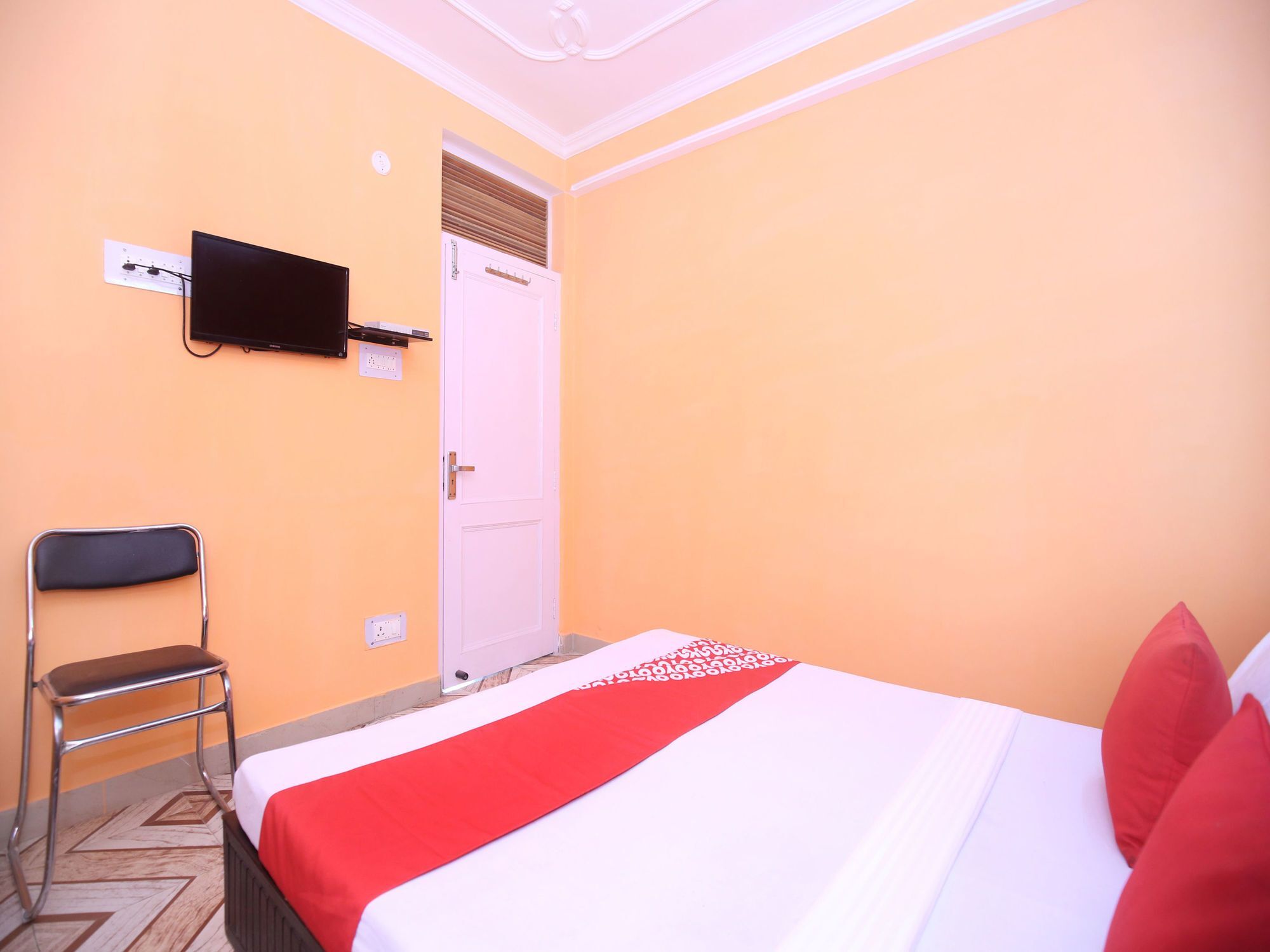 Oyo 13041 Serene 2bhk Bharari Shimla
