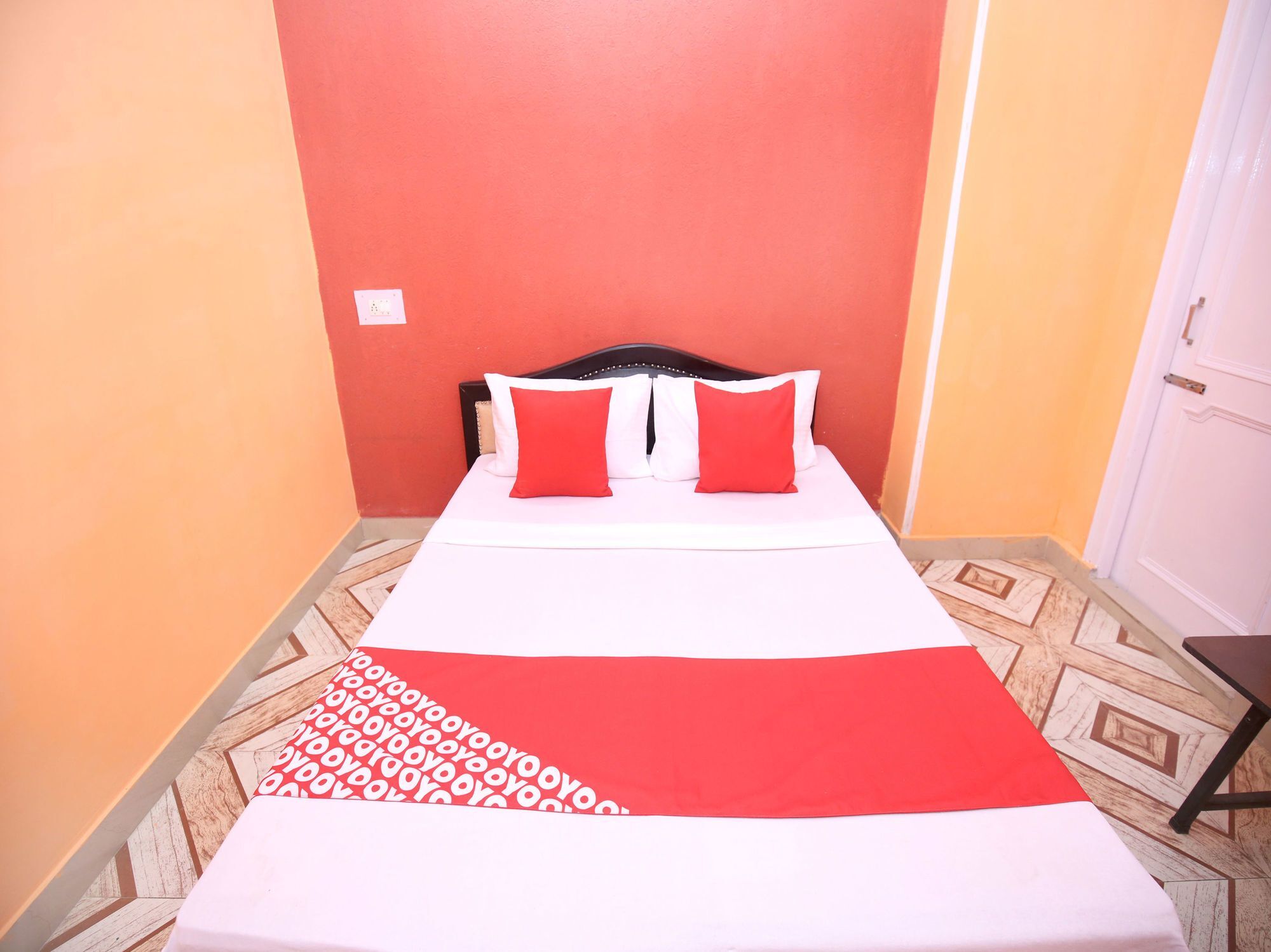 Hotel Oyo 13041 Serene 2bhk Bharari 3*