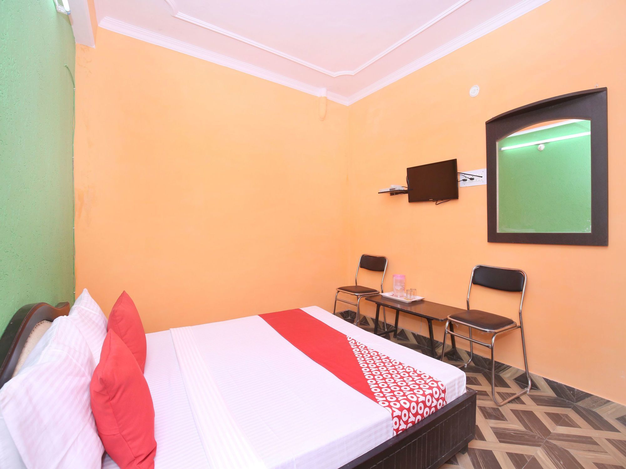 Oyo 13041 Serene 2bhk Bharari Hotel