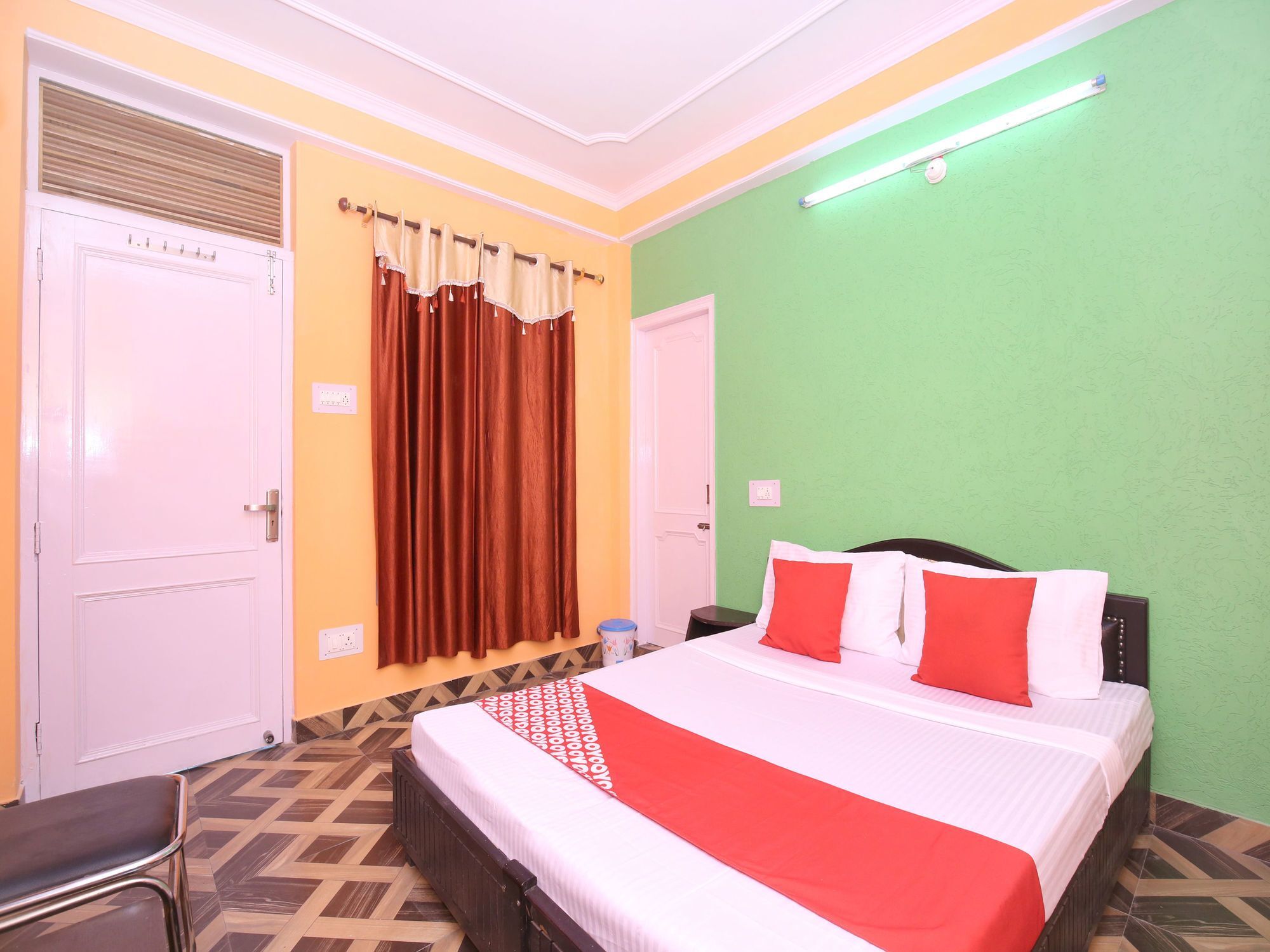 Hotel Oyo 13041 Serene 2bhk Bharari 3*