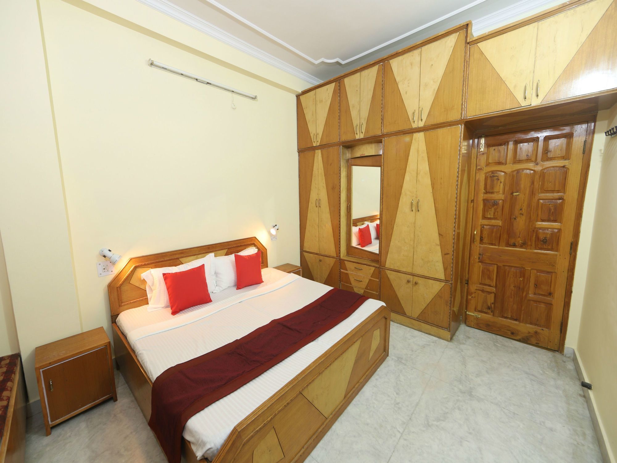 Valley View 2bhk In Mashobra-naldera 3*
