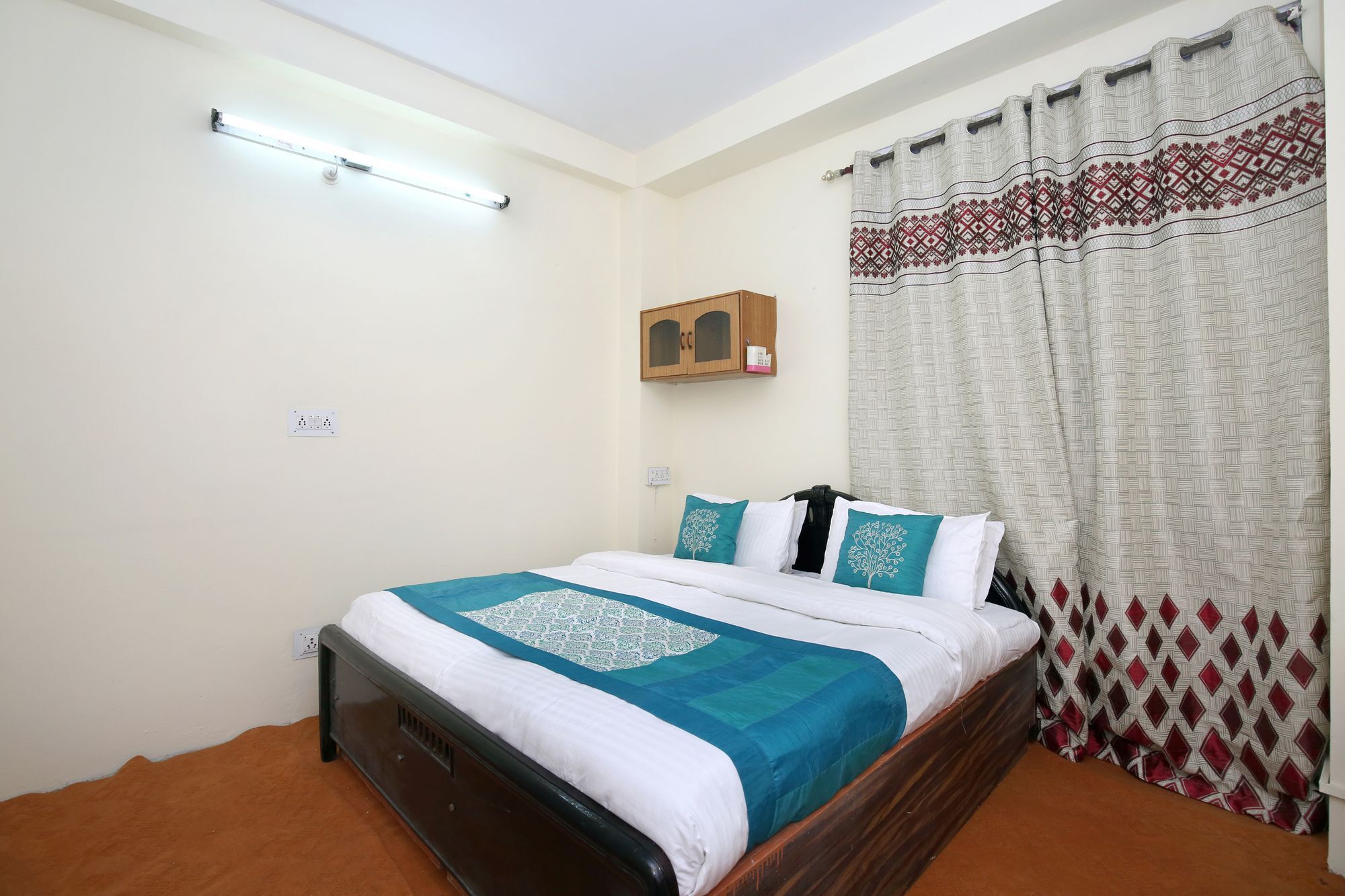 2bhk Snow View Guest house 3*