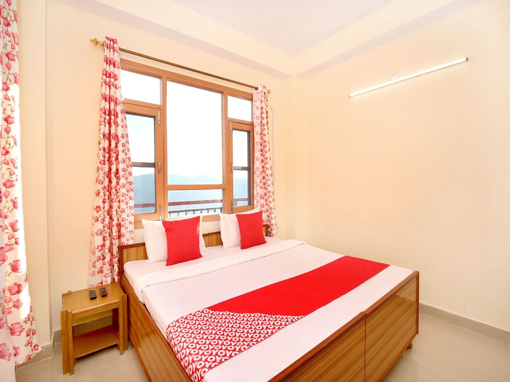 Oyo 12718 1bhk View *