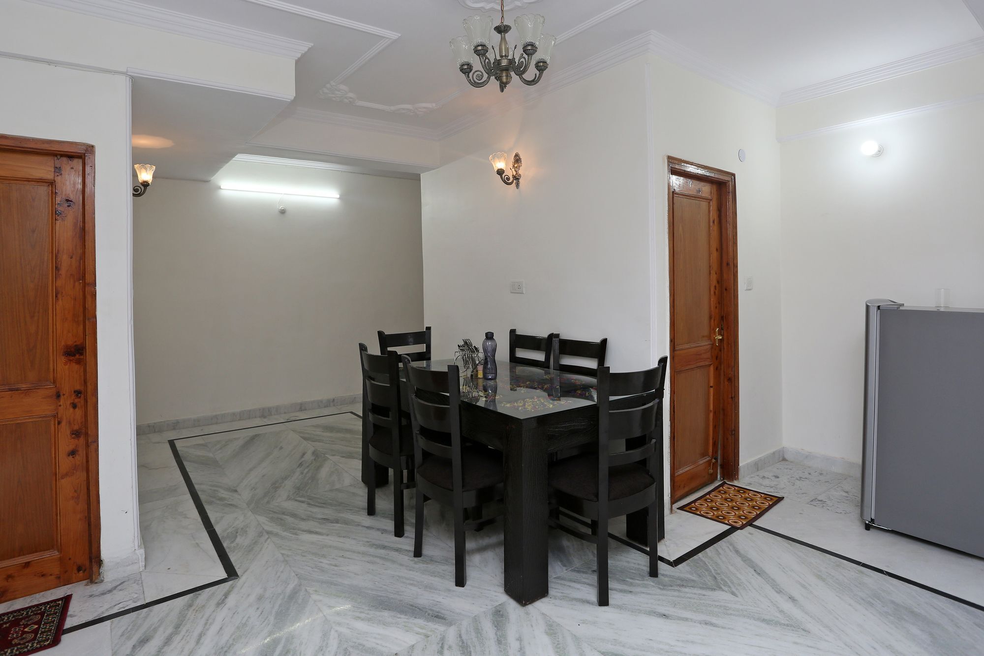 Oyo 9102 3bhk Pinewood Valley Apartment *