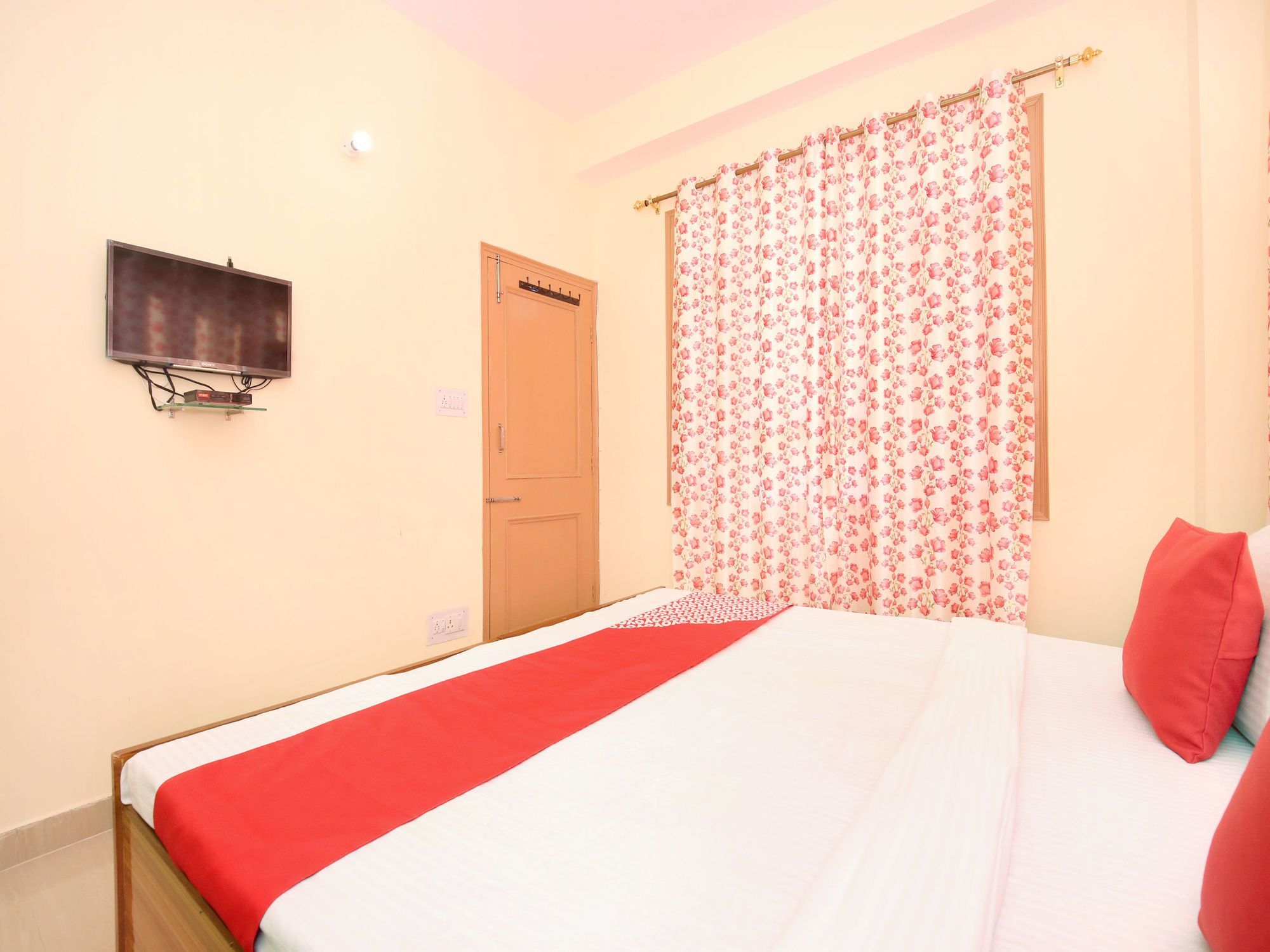 Oyo 12718 1bhk View *