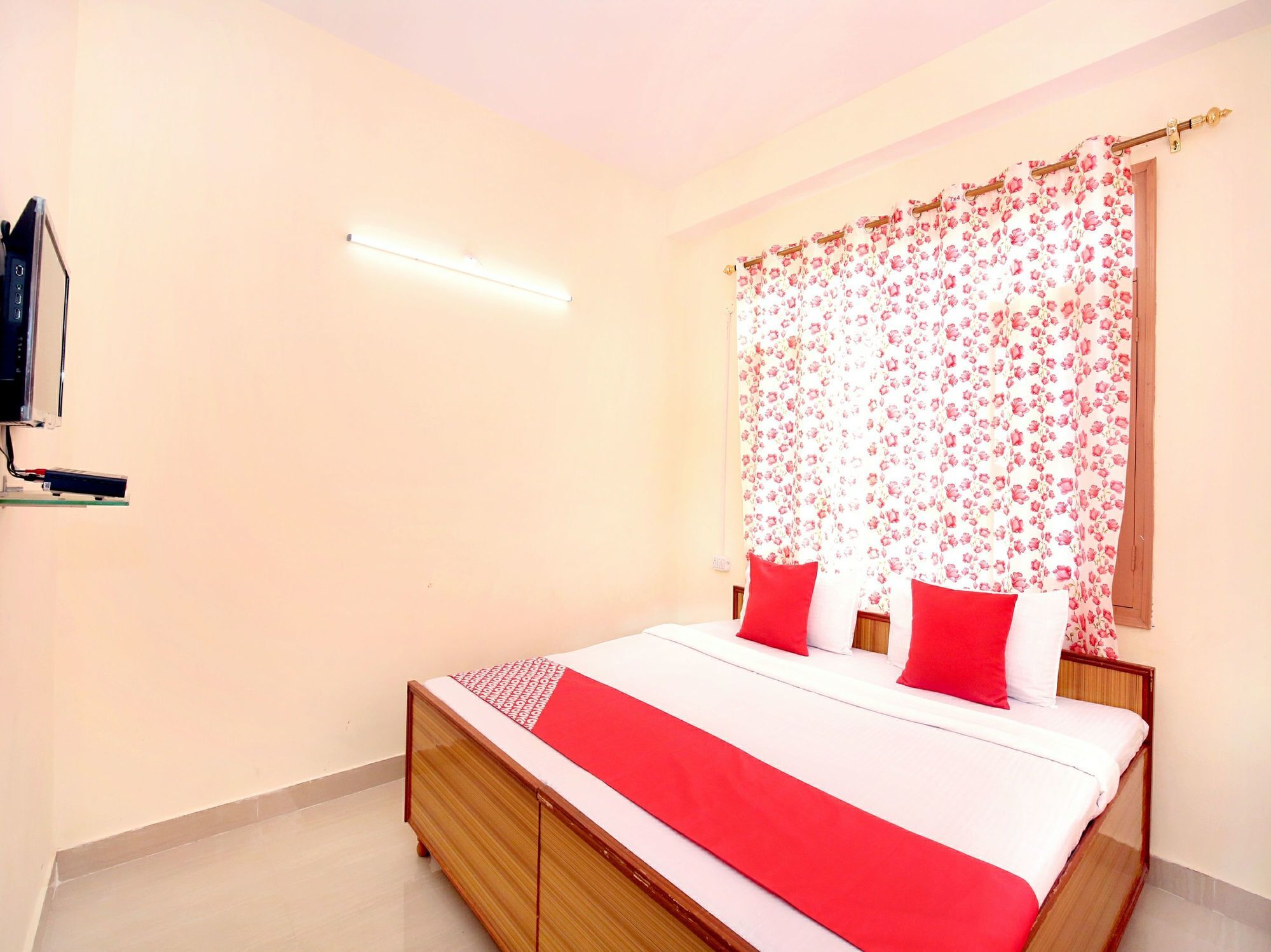 Oyo 12718 1bhk View *