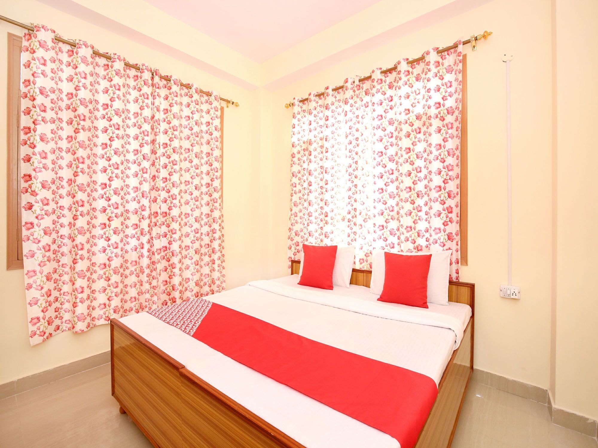 Apartment Oyo 12718 1bhk View *