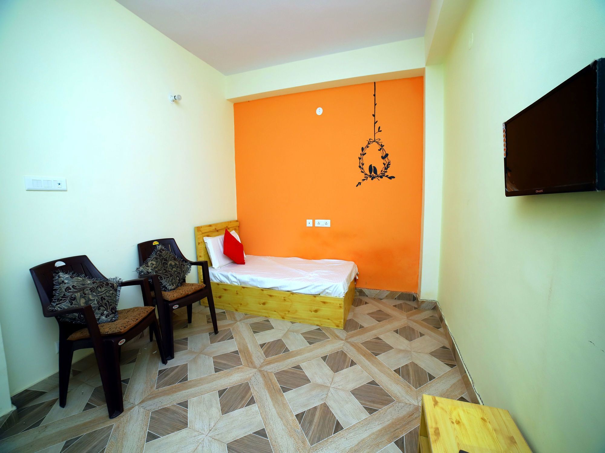 Oyo 13249 Natures Paradise 2bhk Bharari *