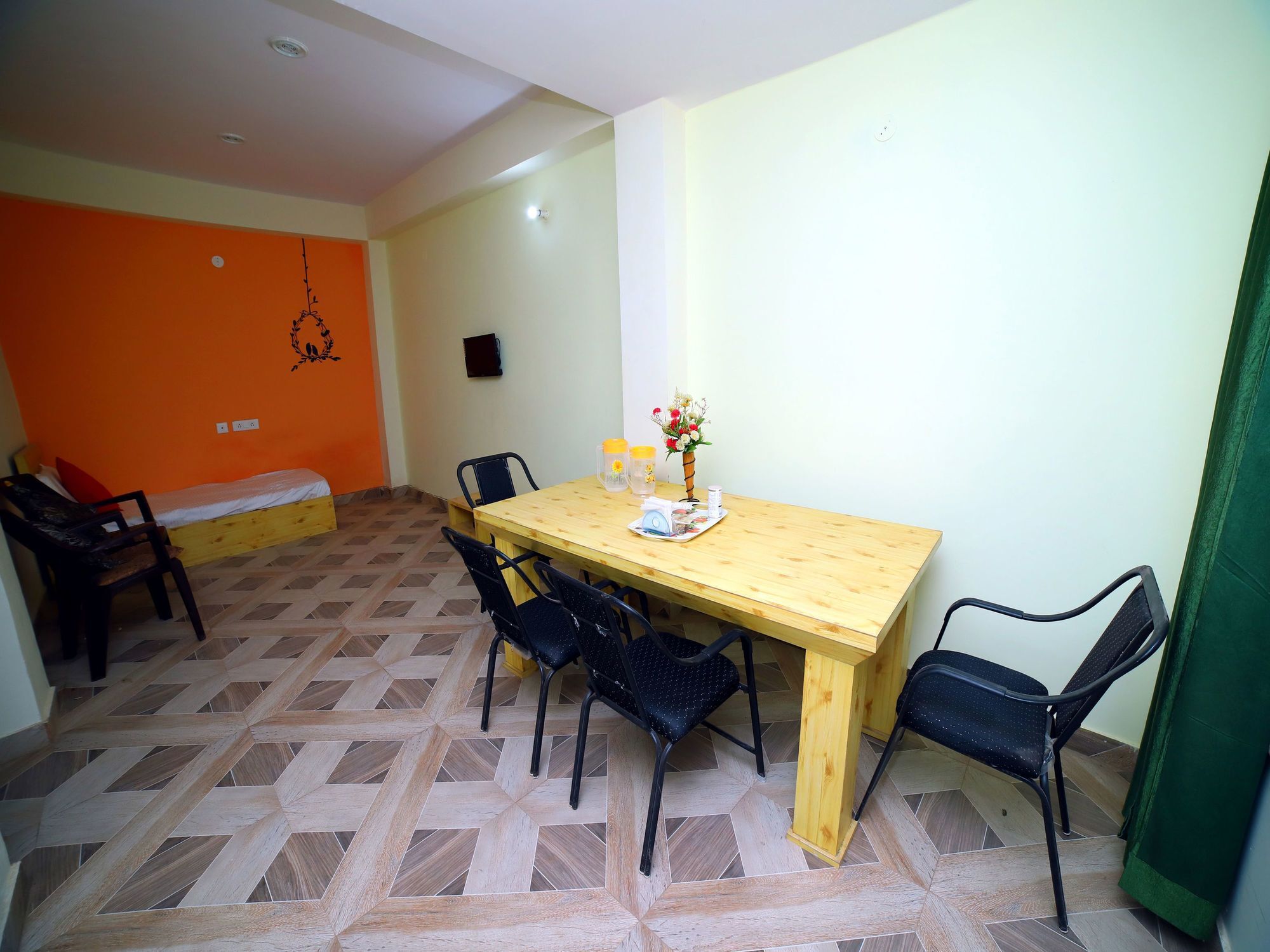 Oyo 13249 Natures Paradise 2bhk Bharari Apartment *