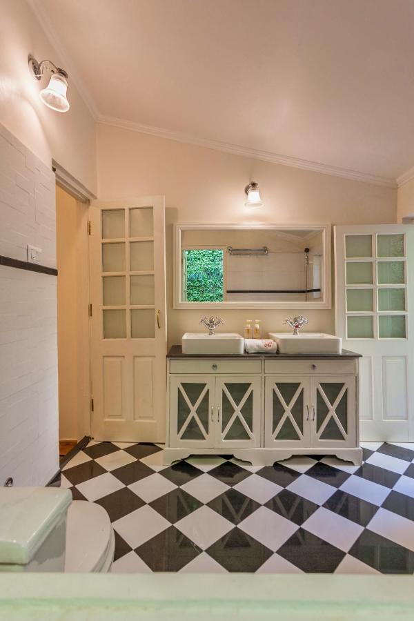 Saffronstays Norwood Cottage, *