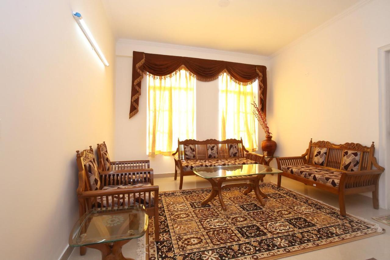 Guest house Hill View 2bhk Sojourn In Bharari,