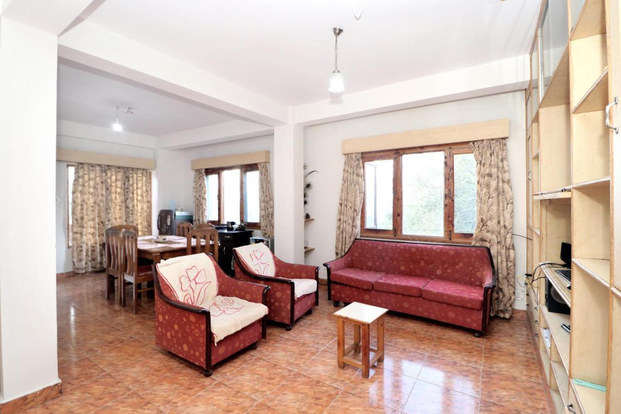 Valley View 2bhk Abode Near Isbt, Tutikandi