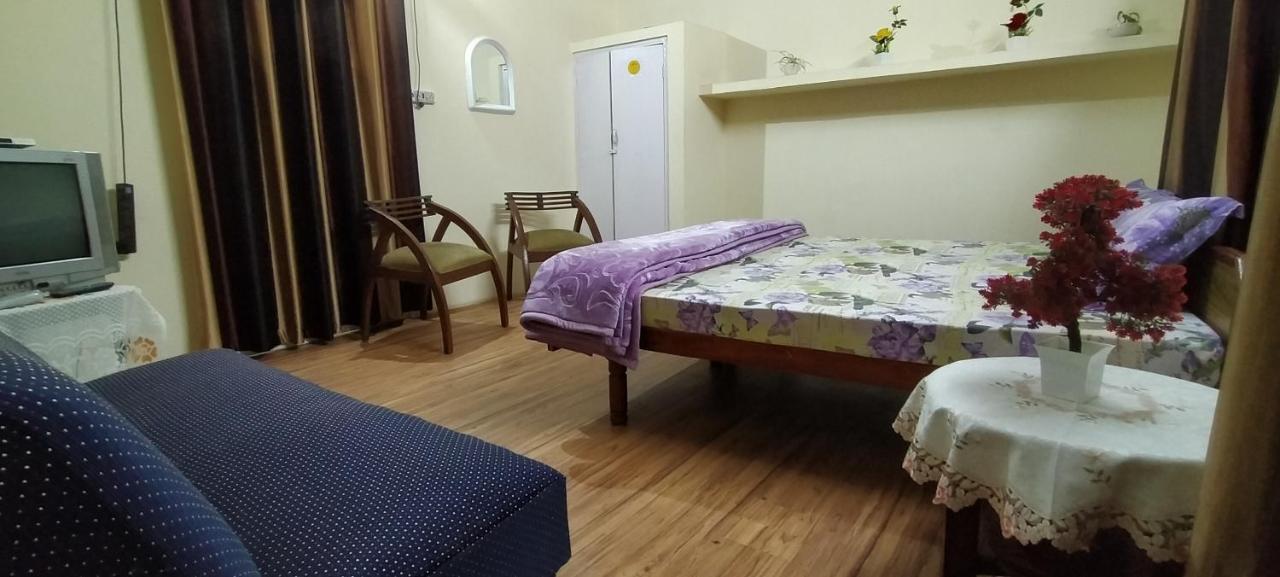 Homestay Paras Homestay *