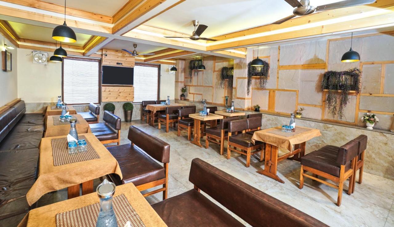 Mayur Bar And Restaurant 2*