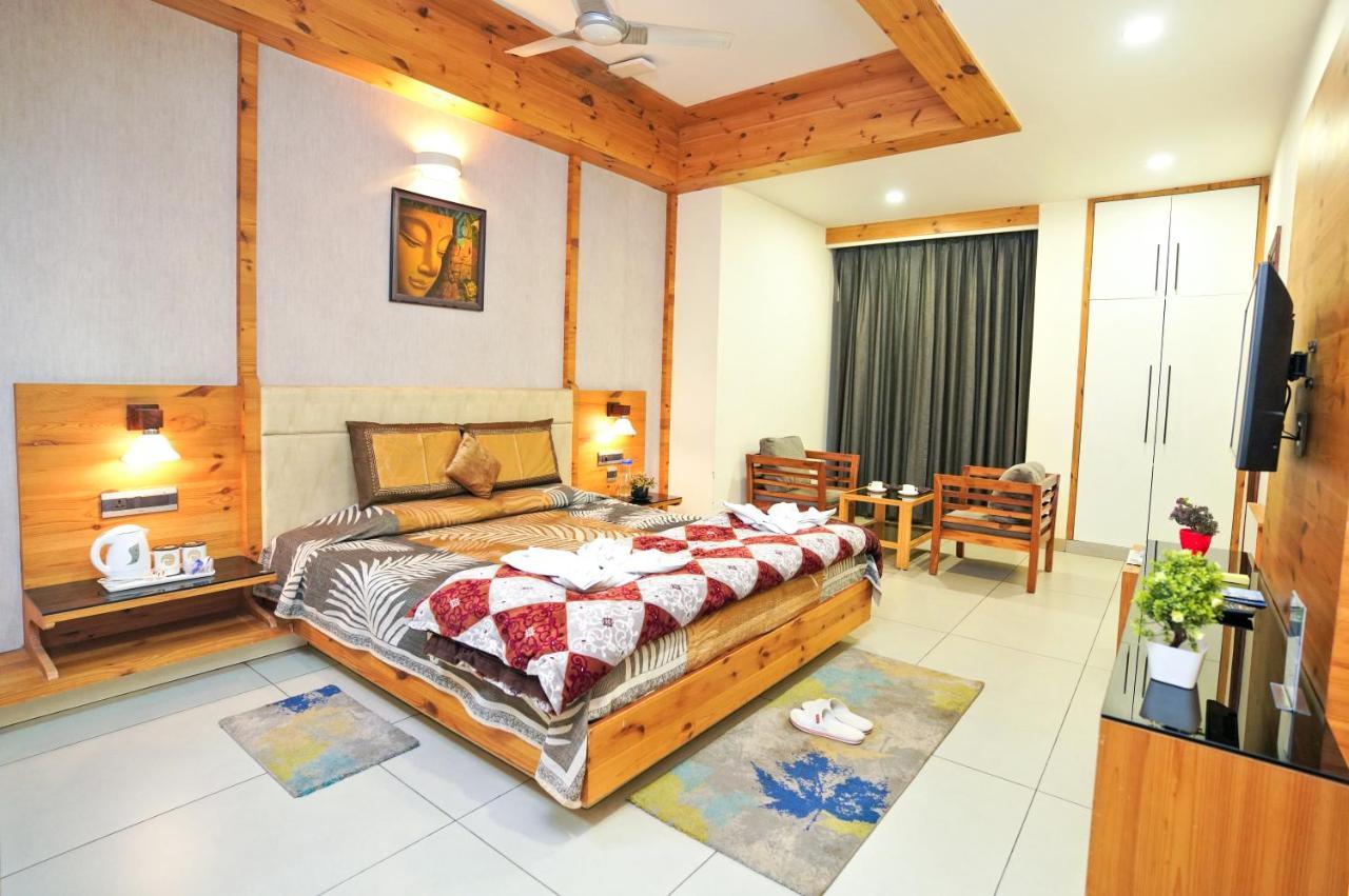 Mayur Bar And Restaurant 2*