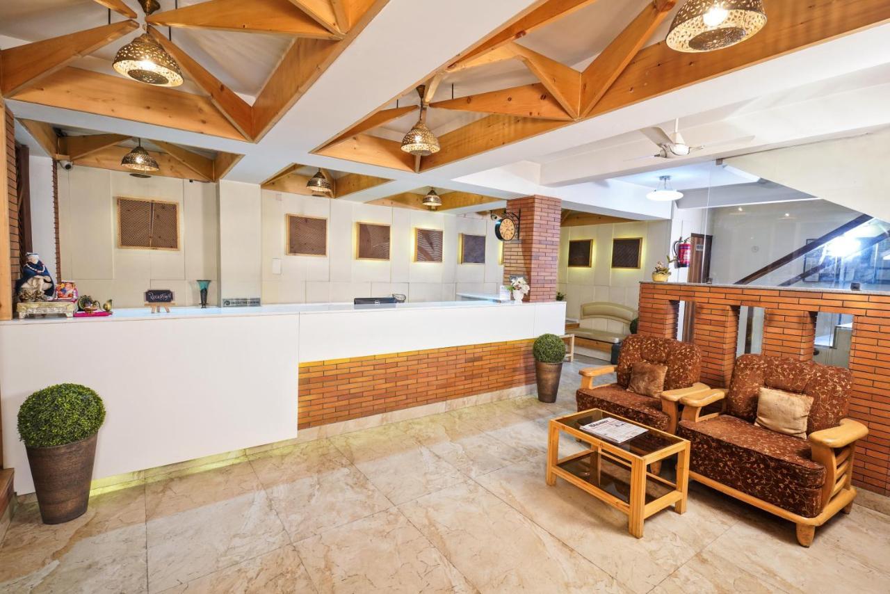 Mayur Bar And Restaurant 2*