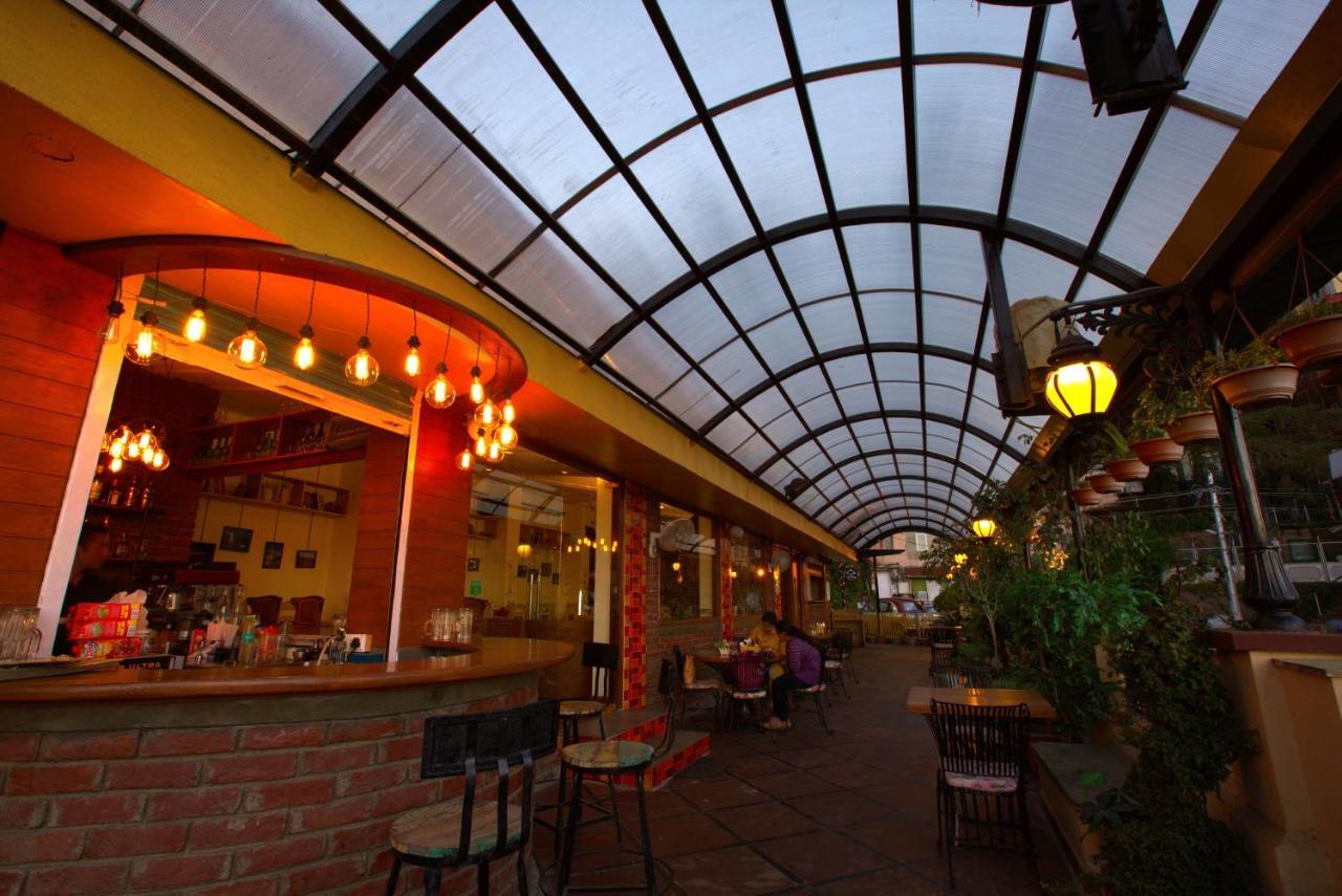 Willow Banks - Boutique 4 Star On The Mall Road 4*